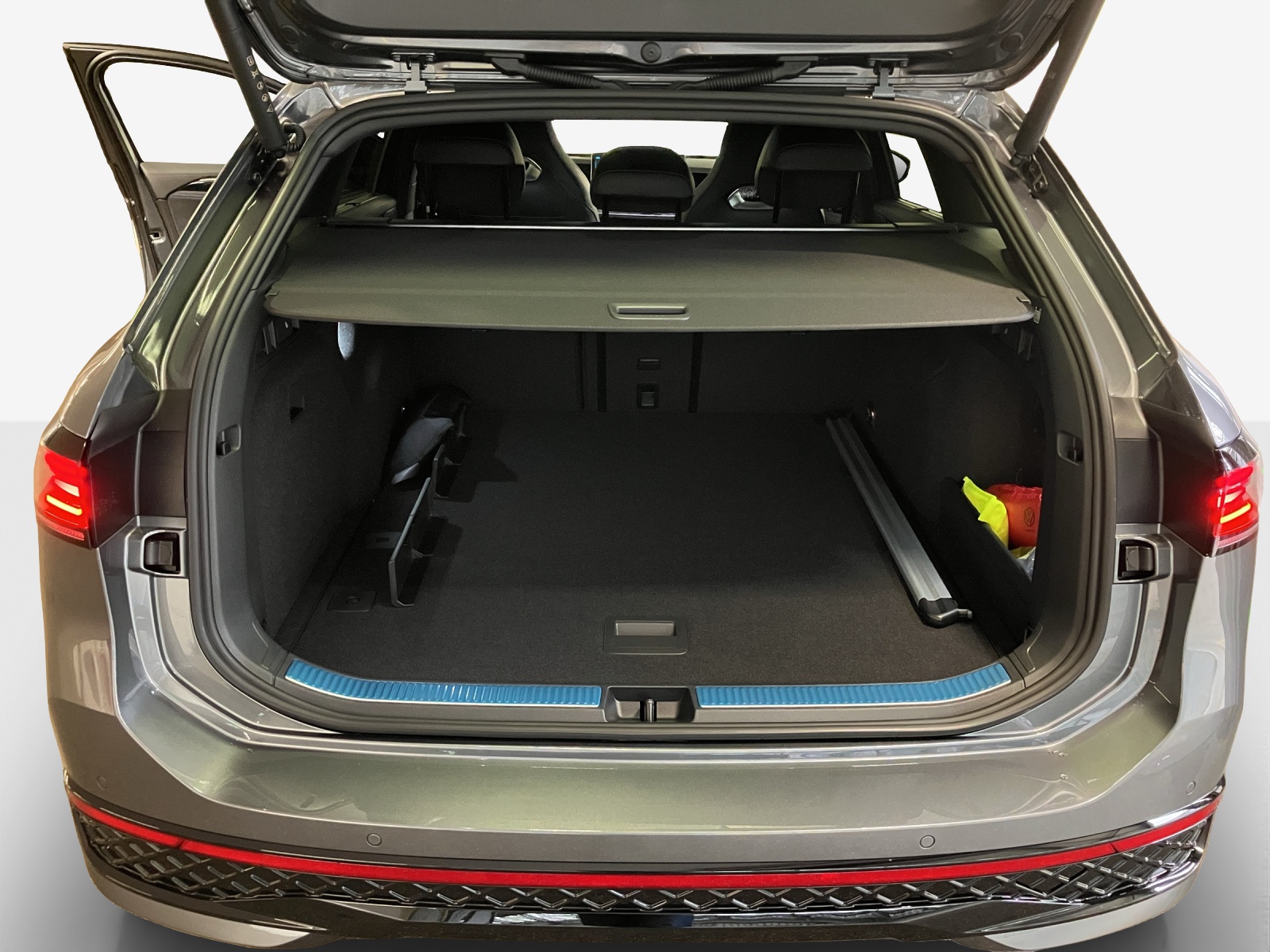 VW Passat Variant 2.0 TSI evo4 R-Line 4 Motion DSG-image-12
