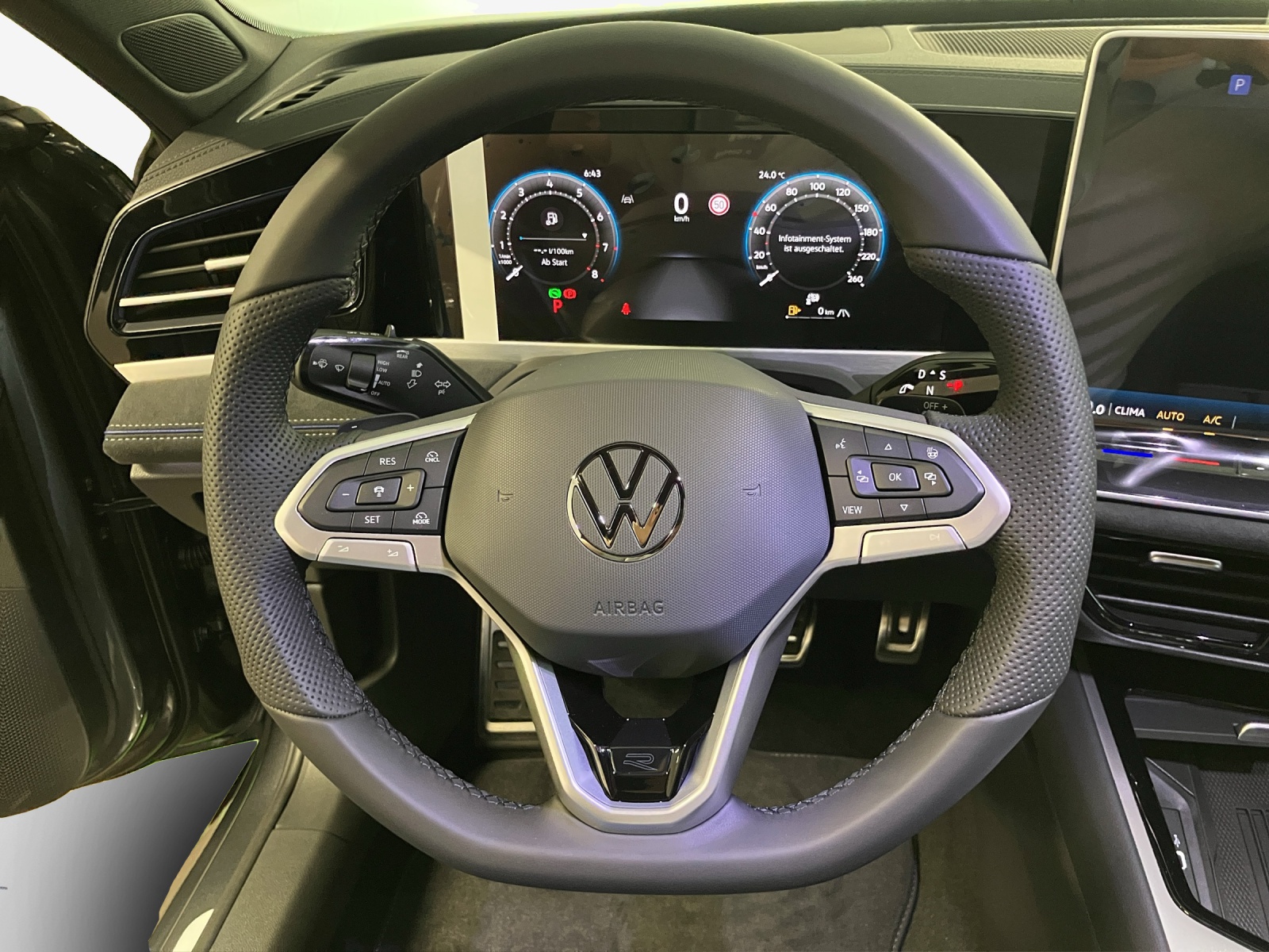 VW Passat Variant 2.0 TSI evo4 R-Line 4 Motion DSG-image-9