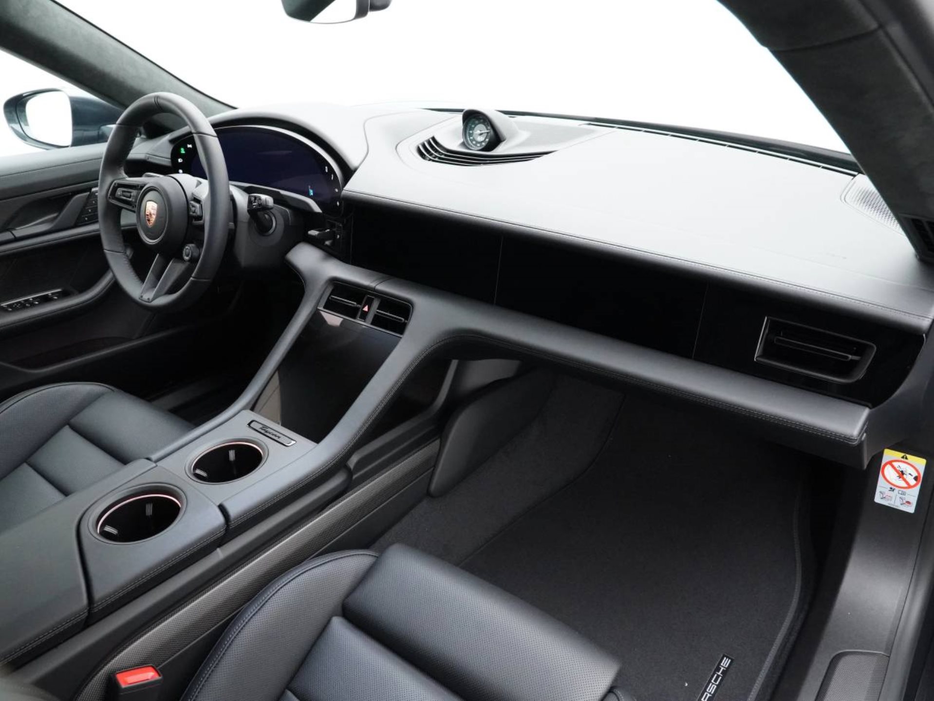 PORSCHE Taycan GTS Sport Turismo-image-23