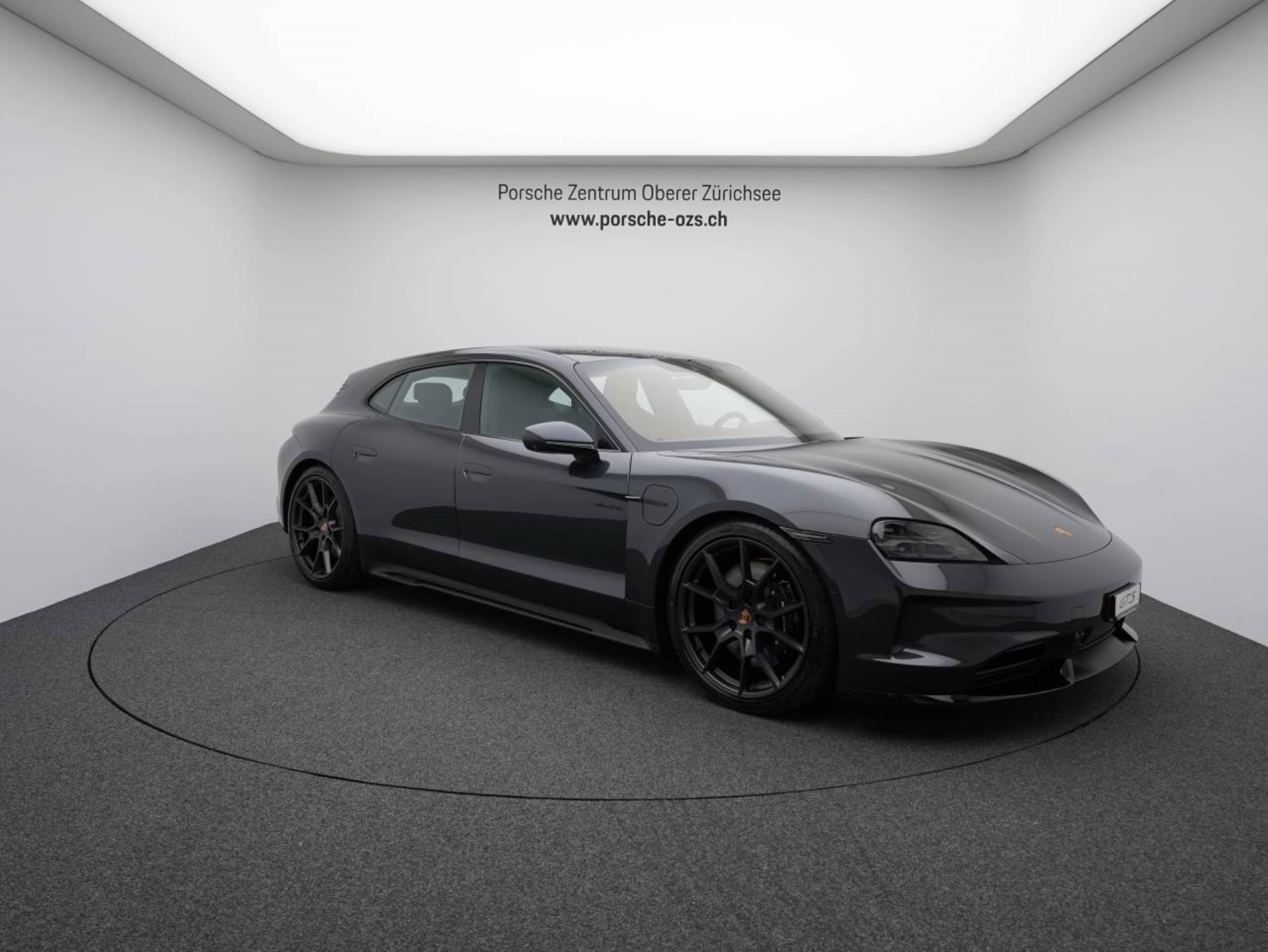 PORSCHE Taycan GTS Sport Turismo-image-8
