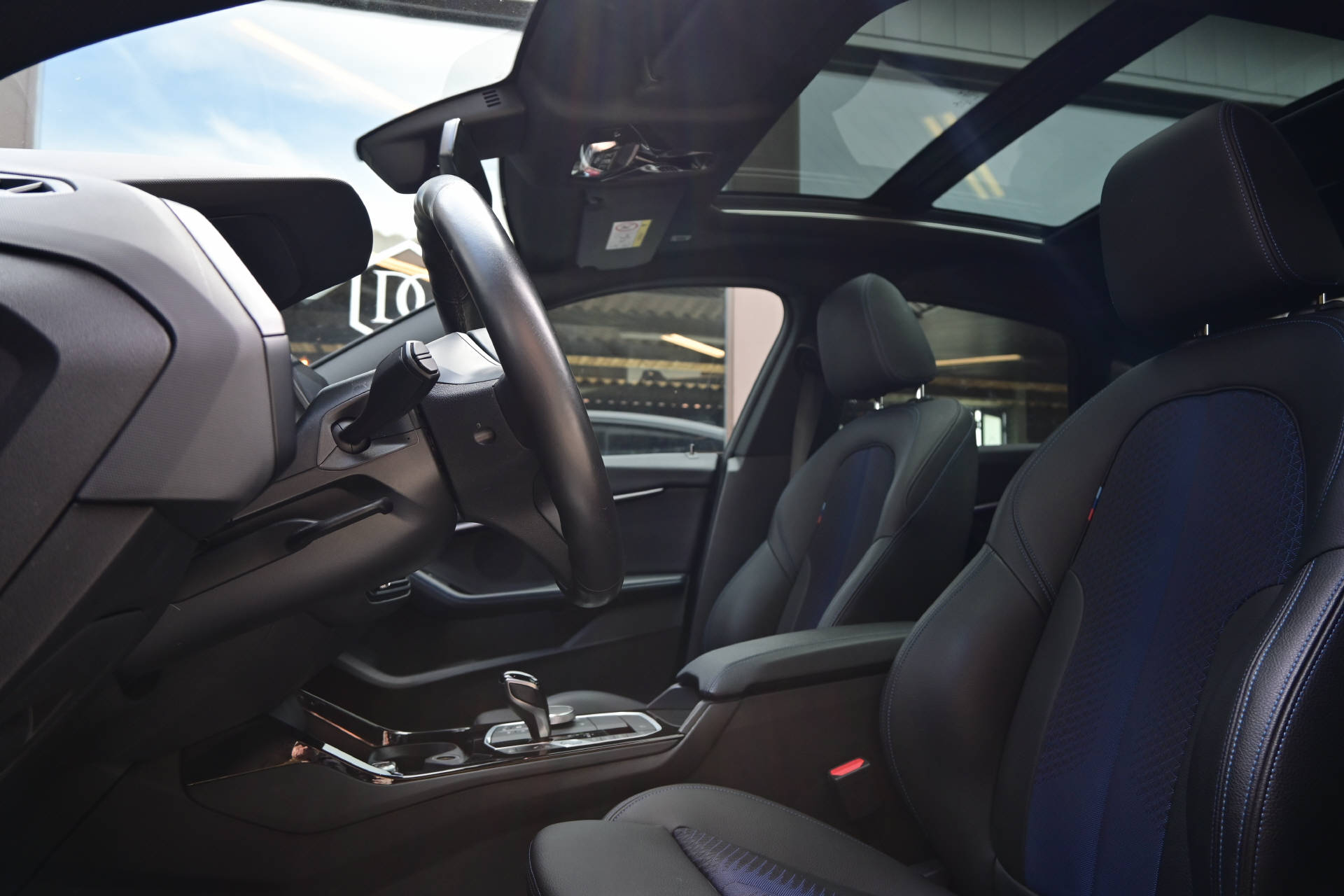 BMW 218i Gran Coupé M-Sport *Panoramadach*-image-10