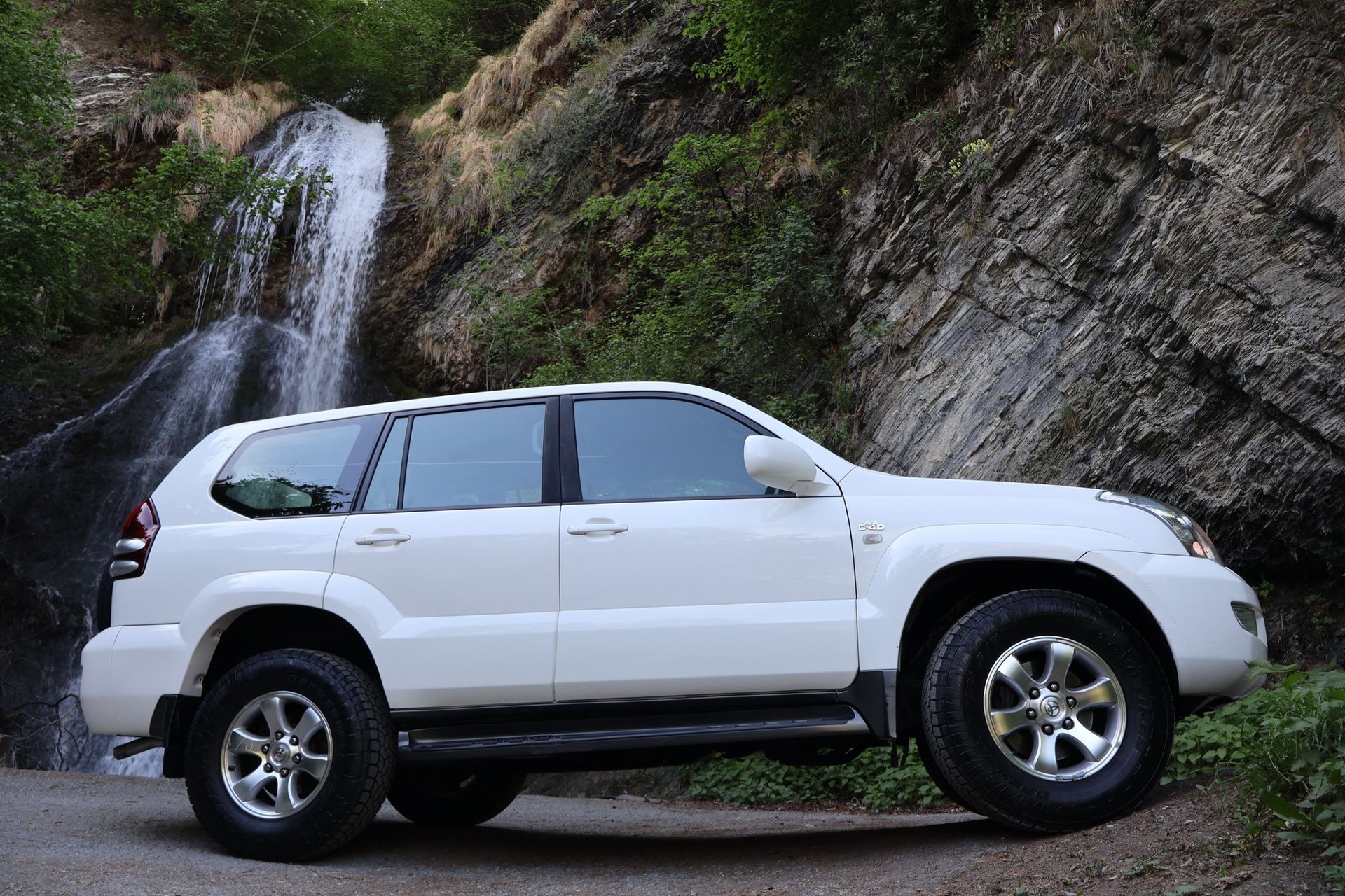 TOYOTA Land Cruiser 3.0 TD Linea Sol Executive-image-3