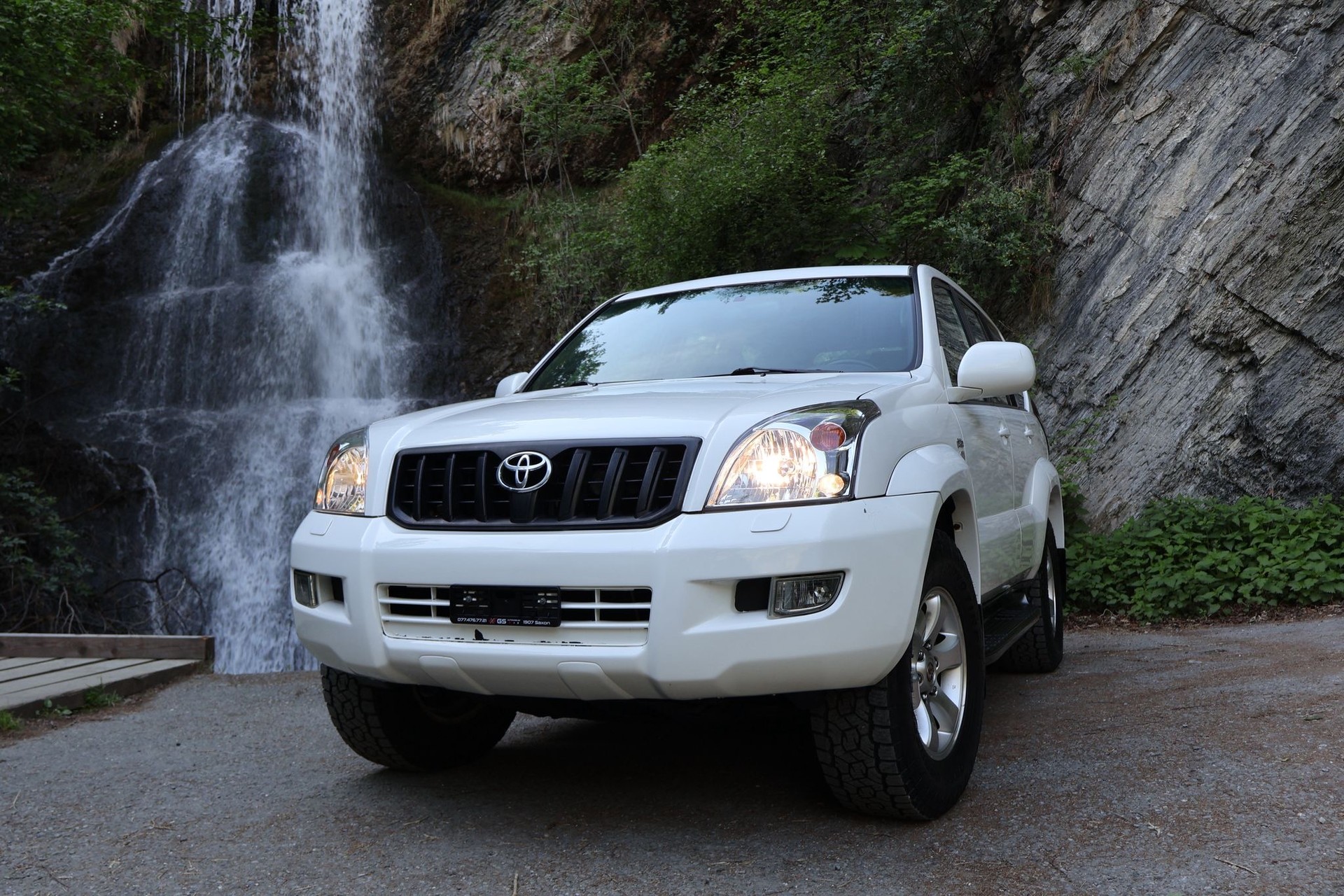 TOYOTA Land Cruiser 3.0 TD Linea Sol Executive-image-2