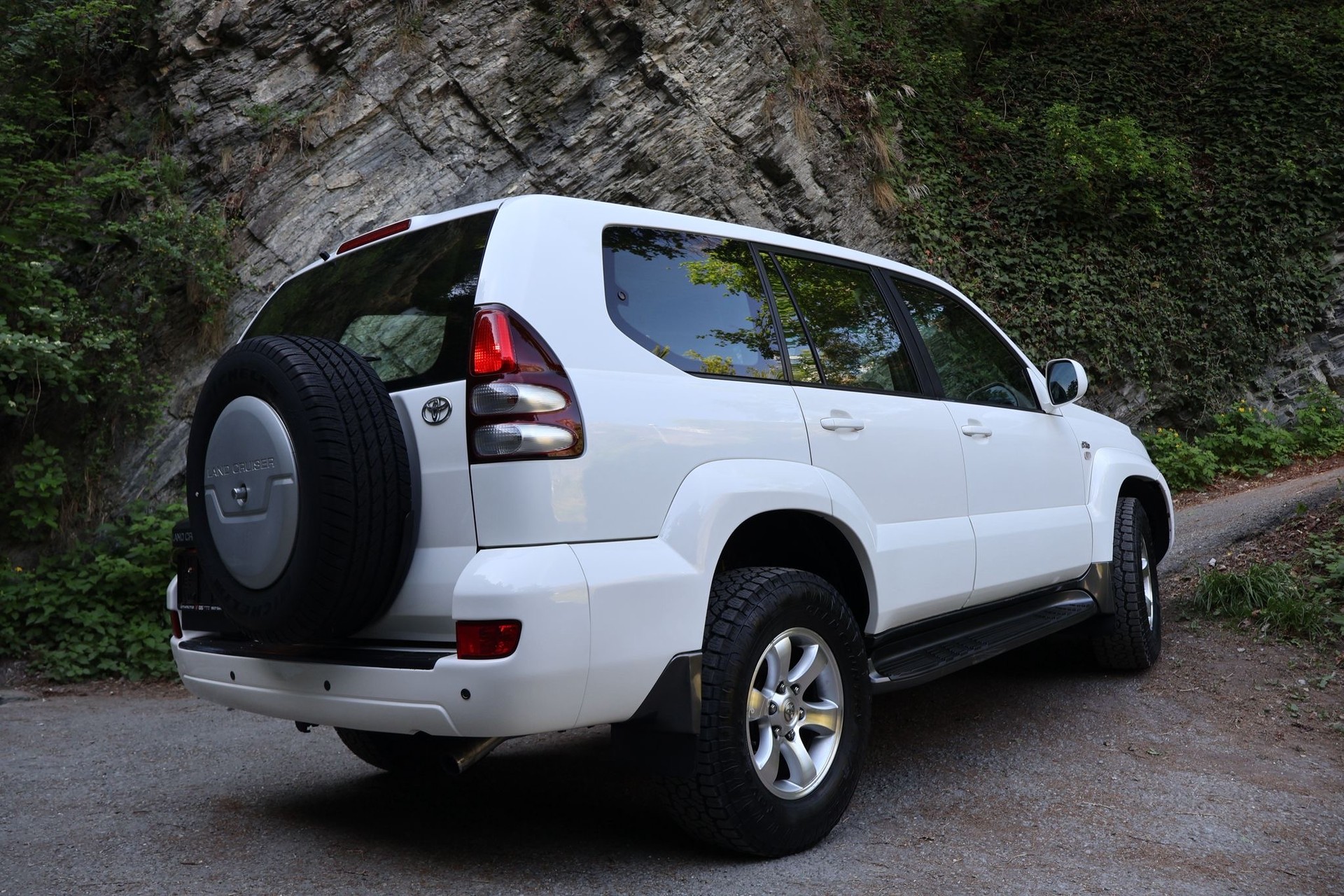 TOYOTA Land Cruiser 3.0 TD Linea Sol Executive-image-5
