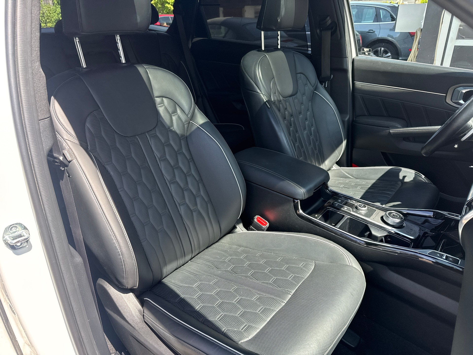 KIA Sorento 1.6 T-GDi HEV Style-image-10