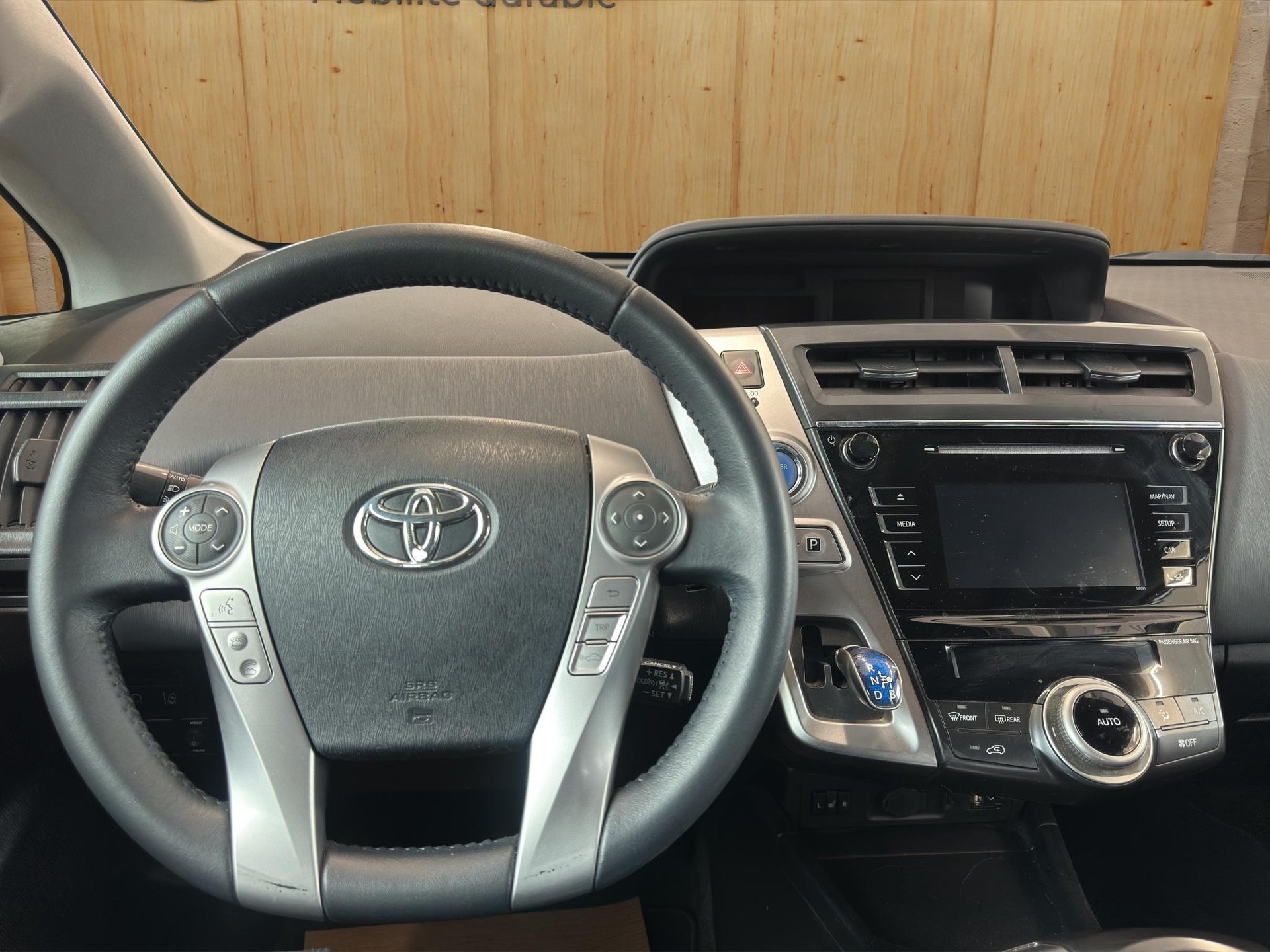 TOYOTA Prius+ Wagon 1.8 VVTi HSD Style-image-8