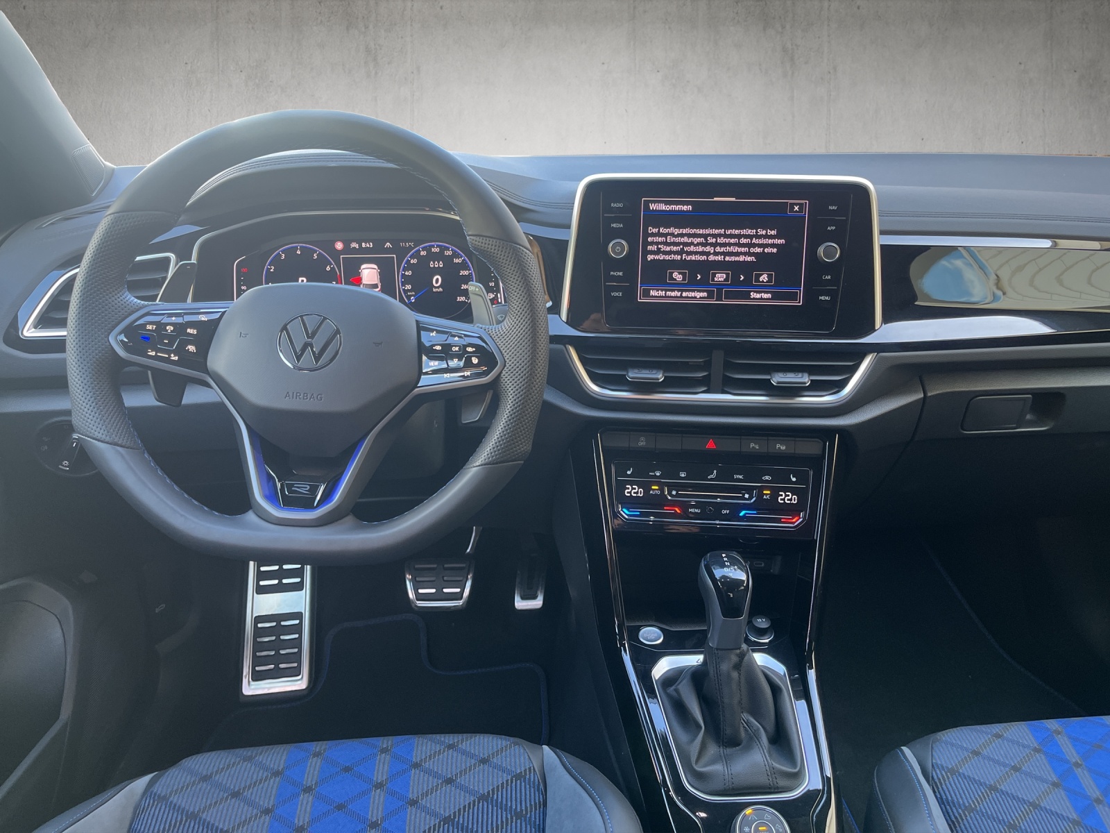 VW T-Roc 2.0 TSI R DSG 4Motion-image-4