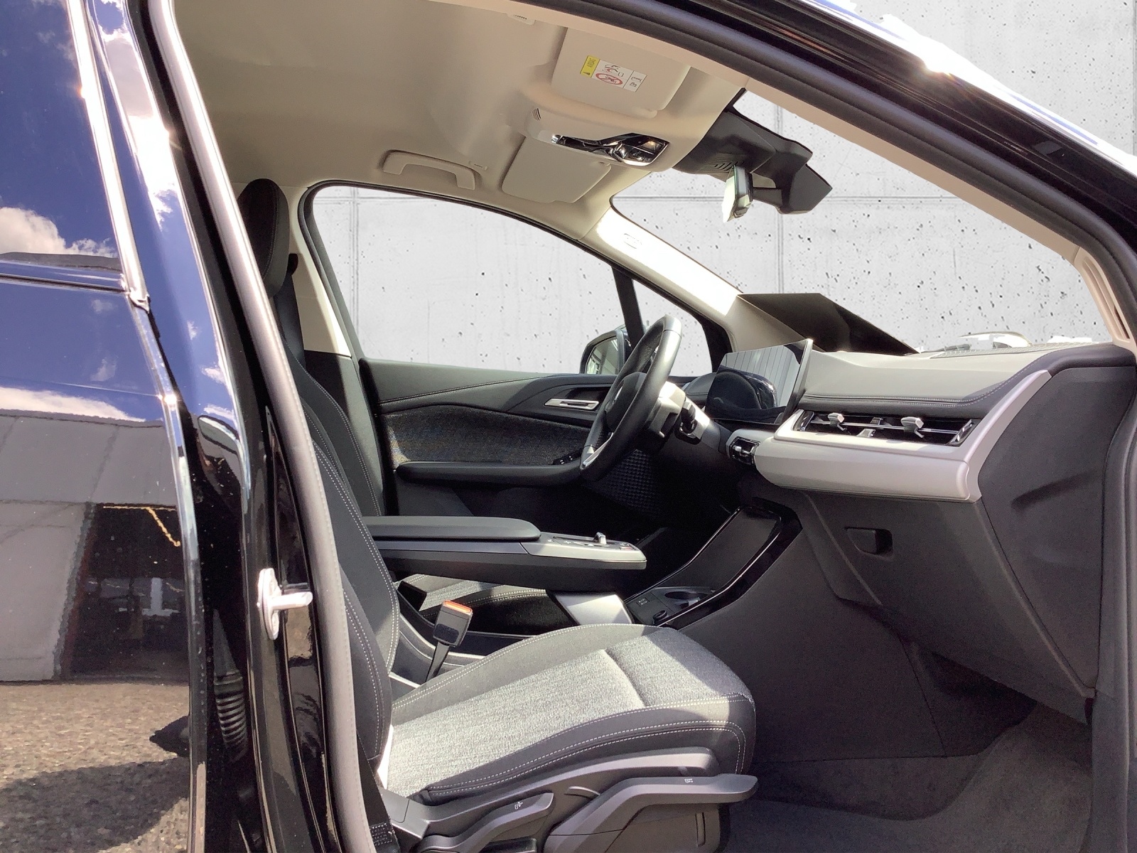 BMW 230e xDrive Act. Tourer-image-17