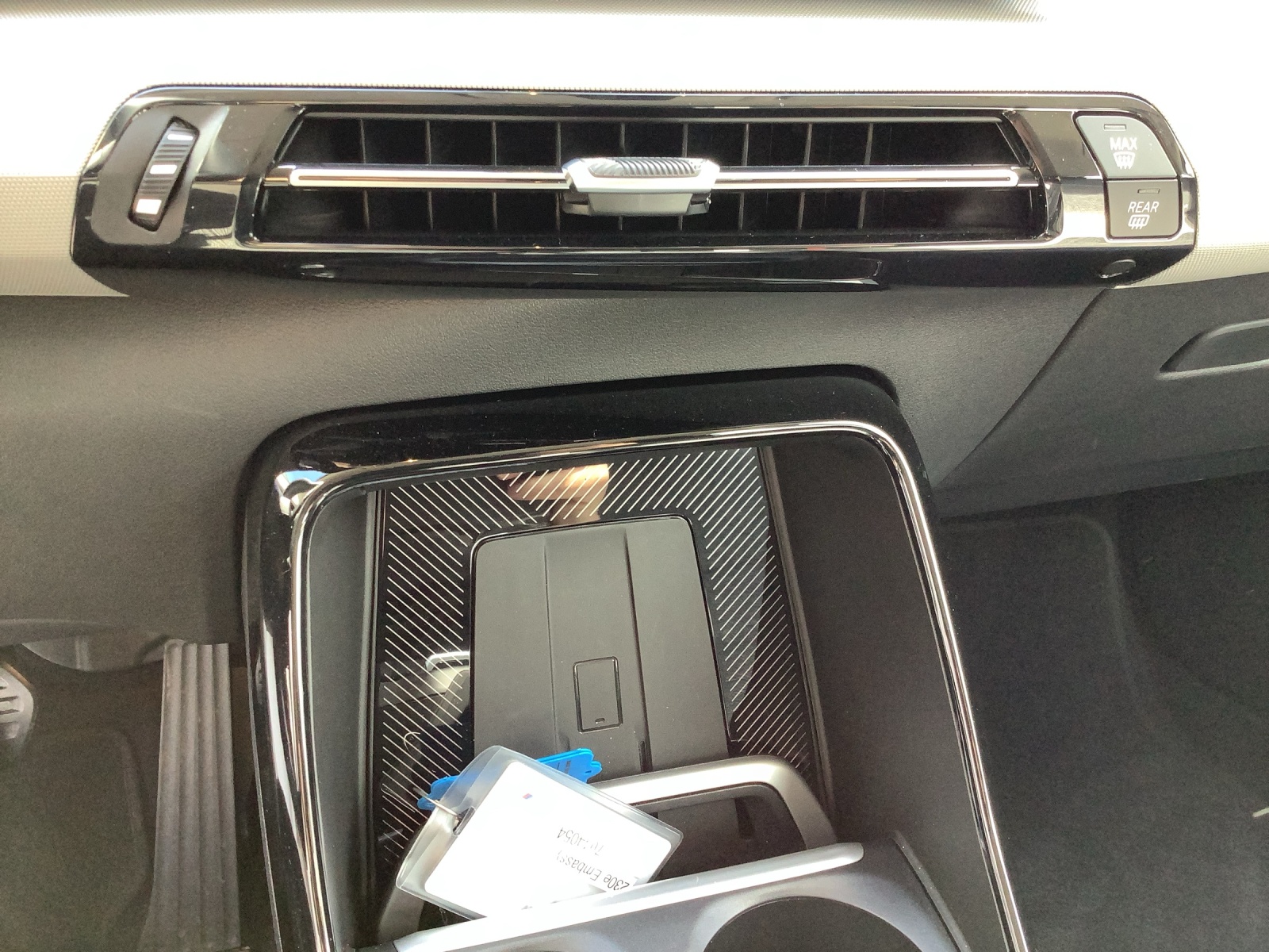 BMW 230e xDrive Act. Tourer-image-15