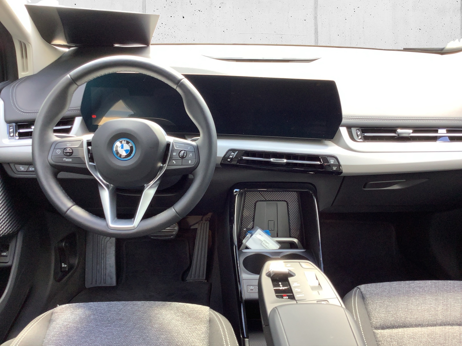 BMW 230e xDrive Act. Tourer-image-12