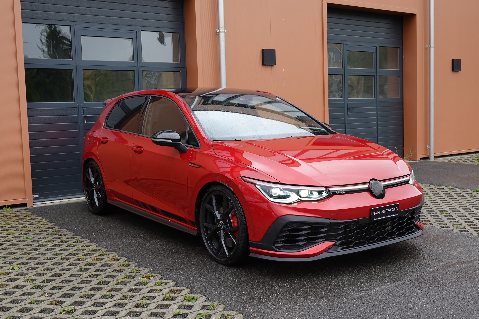 VW Golf 2.0 TSI GTI Clubsport DSG -"Jantes 19' Noir * Feux IQ Light * Sièges Chauffant * Head-up Display * Caméra + Capteurs"-showroom-element-2