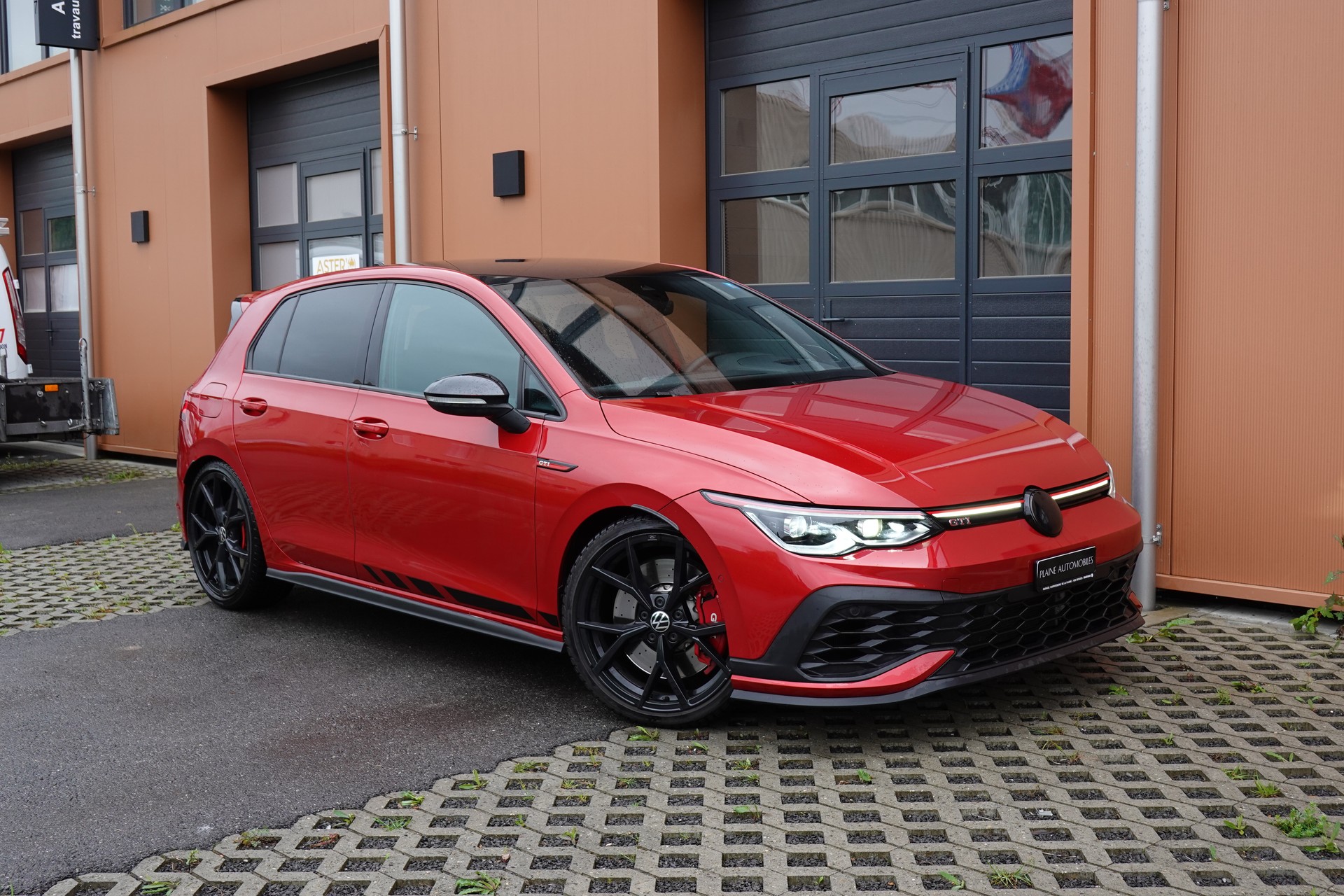 VW Golf 2.0 TSI GTI Clubsport DSG -"Jantes 19' Noir * Feux IQ Light * Sièges Chauffant * Head-up Display * Caméra + Capteurs"-image-6