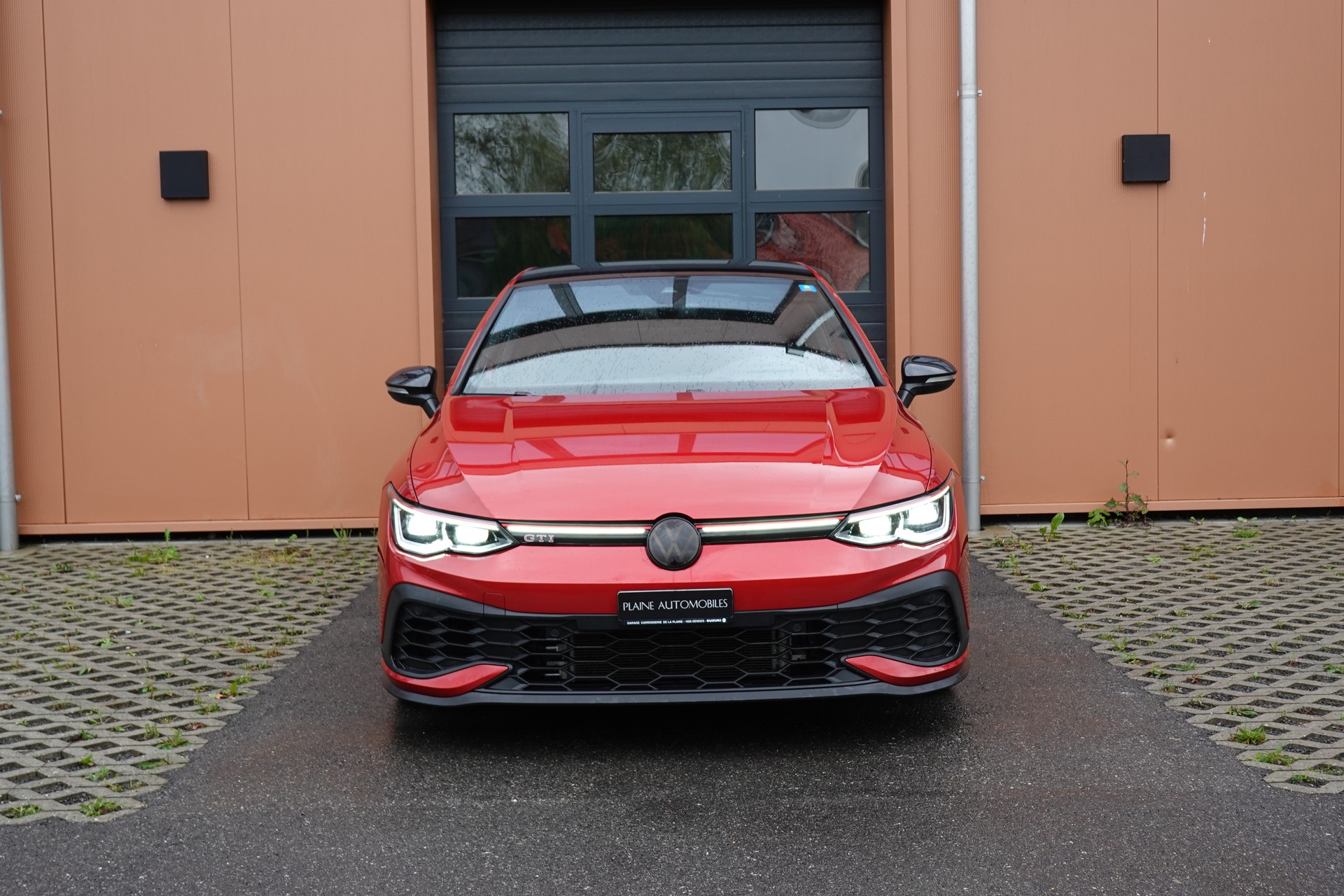 VW Golf 2.0 TSI GTI Clubsport DSG -"Jantes 19' Noir * Feux IQ Light * Sièges Chauffant * Head-up Display * Caméra + Capteurs"-showroom-element-1