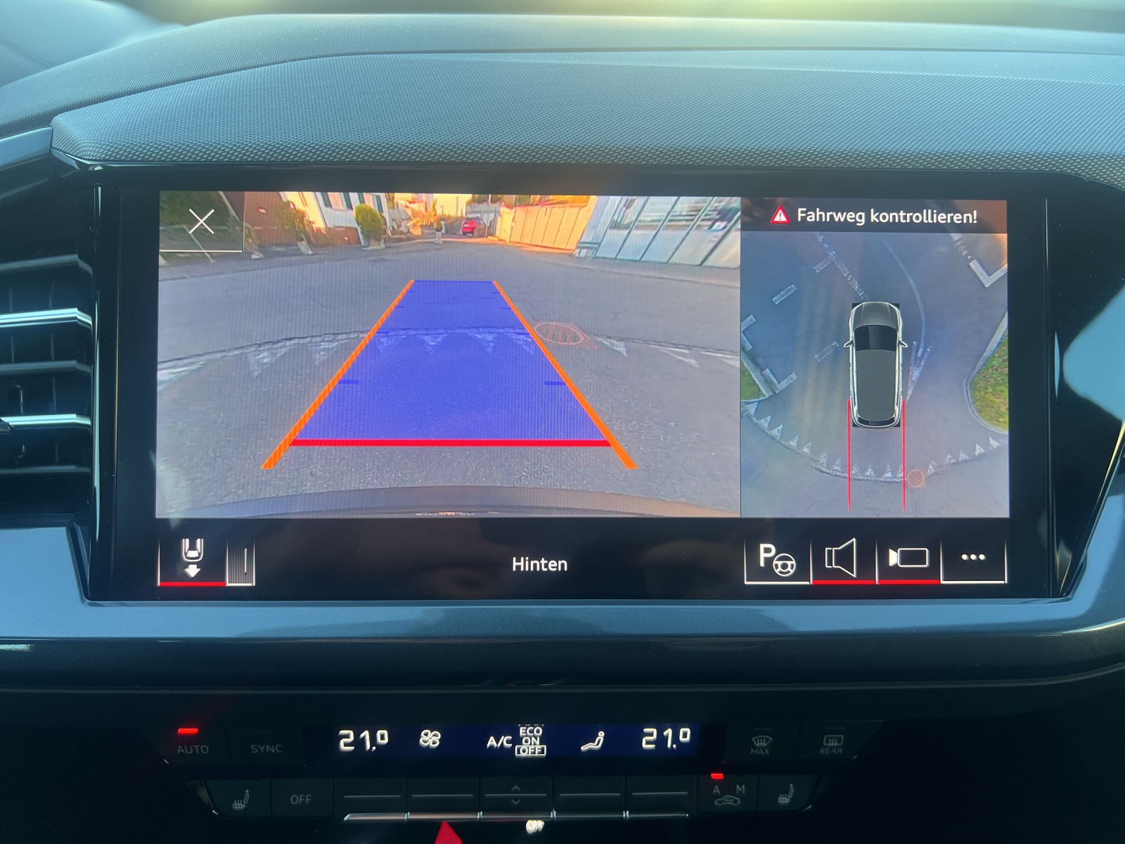 AUDI Q4 e-tron 50 quattro-image-15