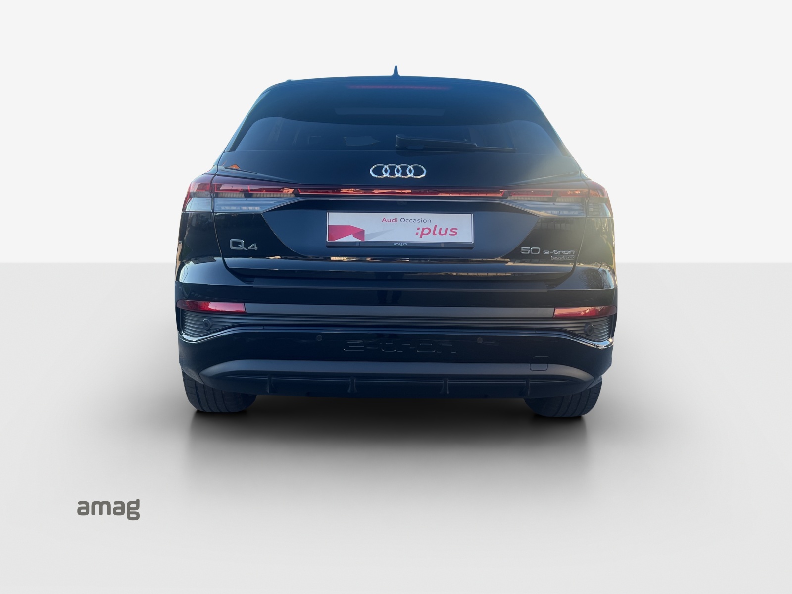 AUDI Q4 e-tron 50 quattro-image-4