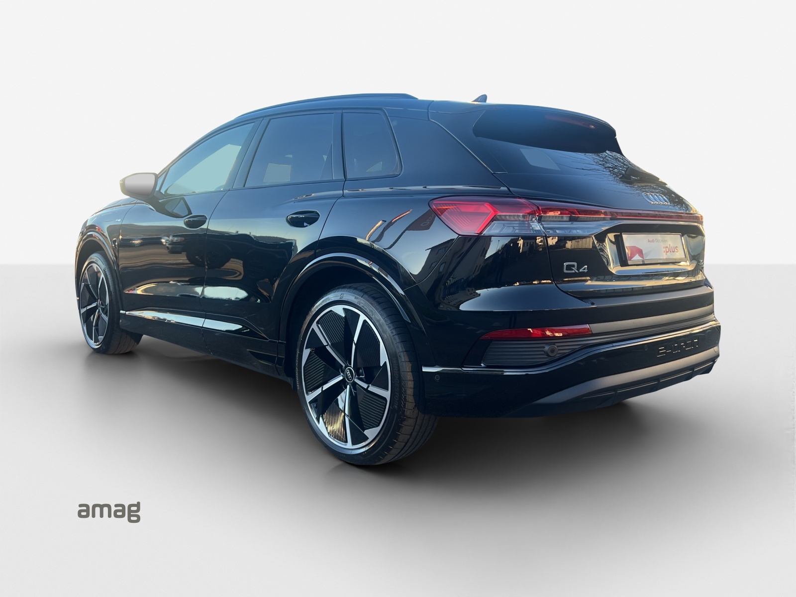 AUDI Q4 e-tron 50 quattro-image-2