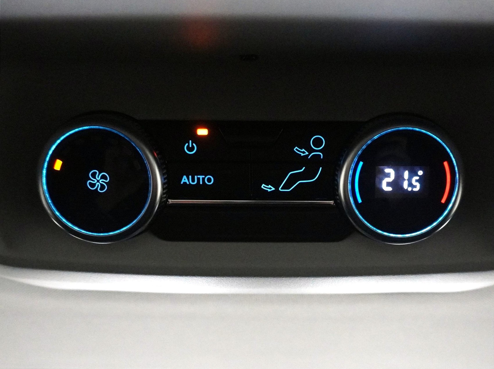 FORD Tourneo Custom 320 L1 2.0 TDCI 4x4 Titanium X-image-23