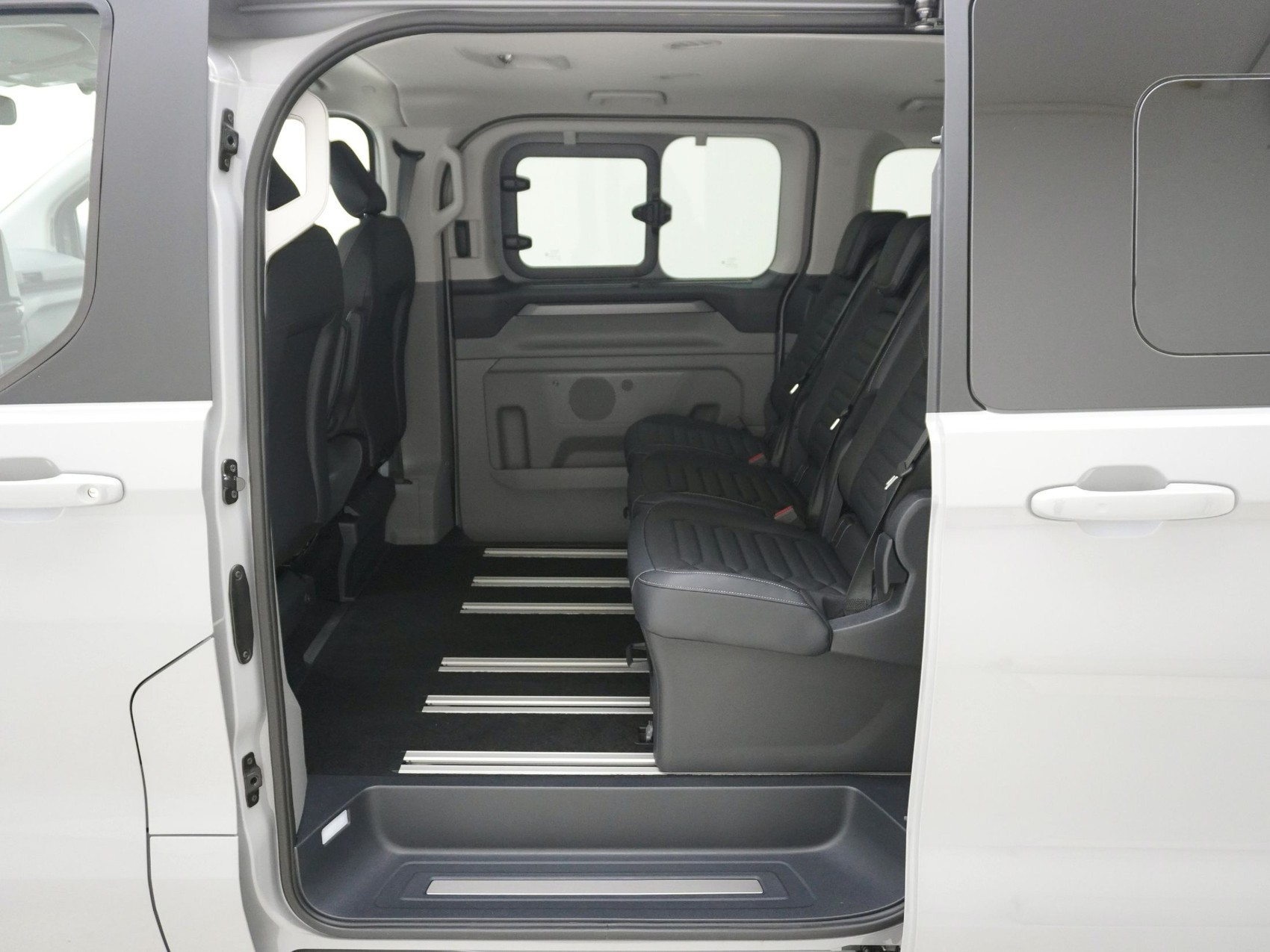 FORD Tourneo Custom 320 L1 2.0 TDCI 4x4 Titanium X-image-12