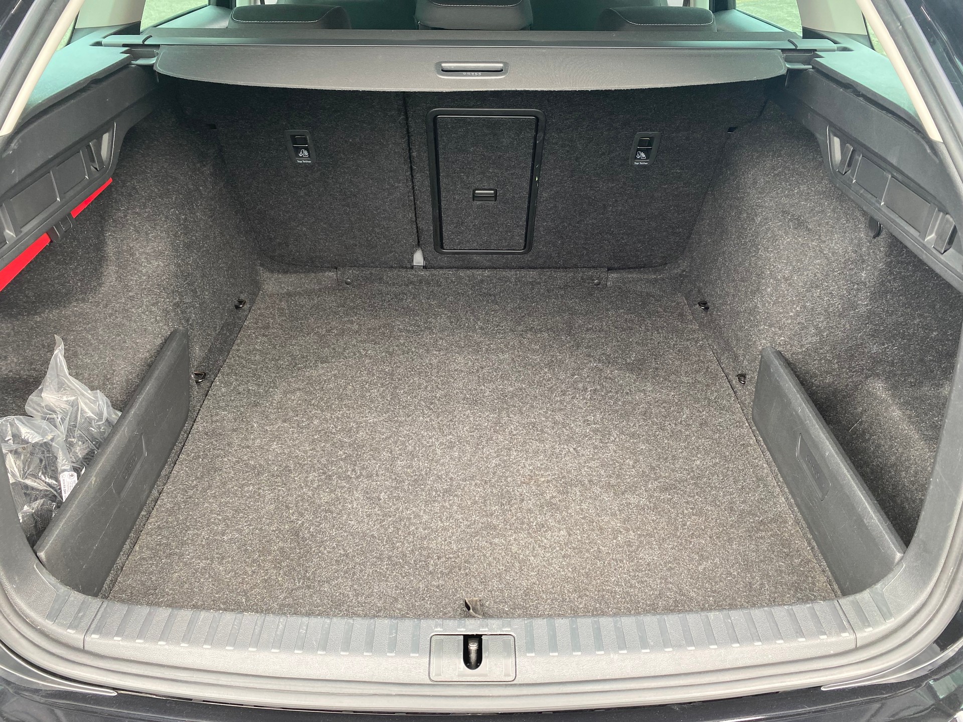 SKODA Octavia Combi 2.0 TDI 150PS 4x4 Ambition DSG-image-8
