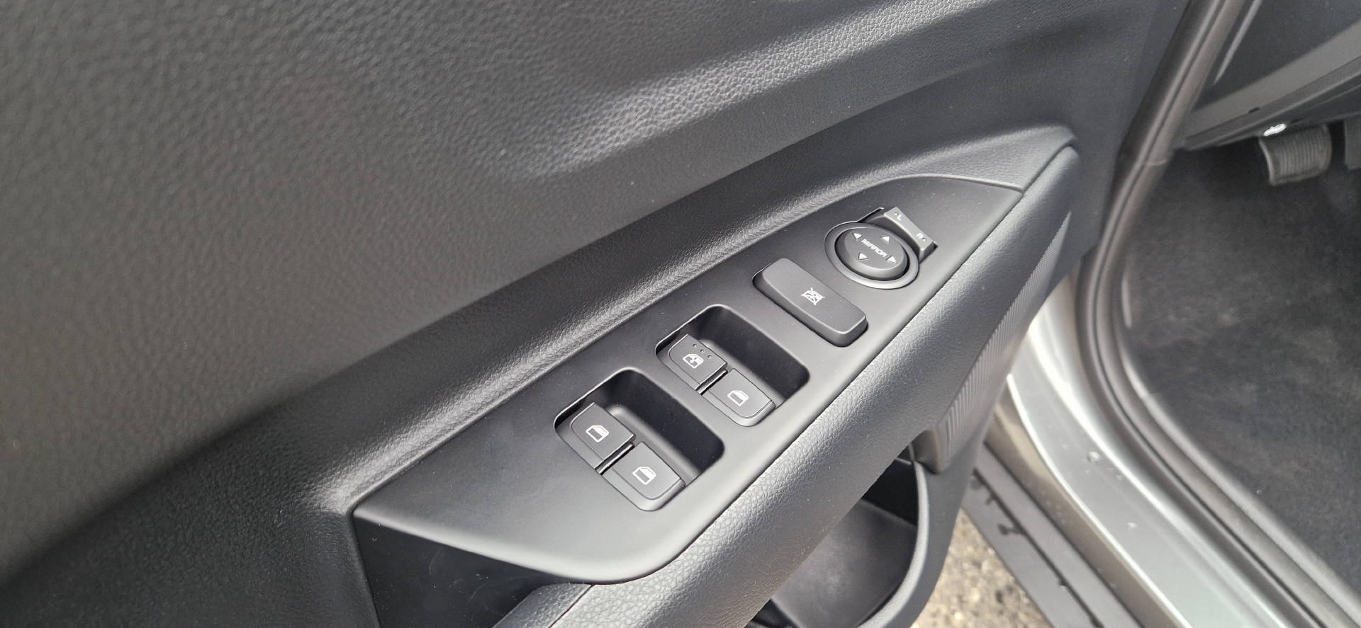 KIA Stonic 1.0 T-GDi-image-3