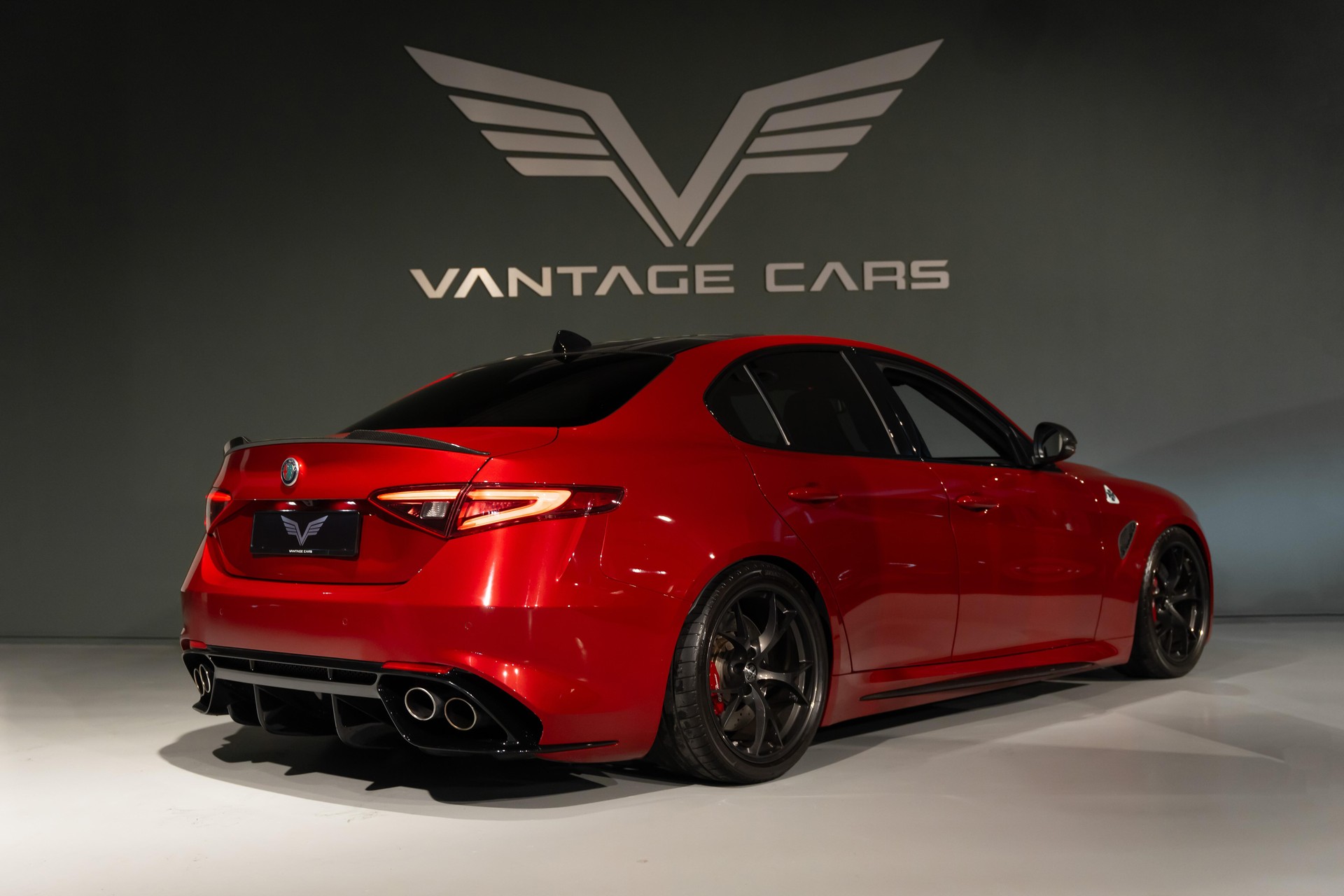 ALFA ROMEO Giulia 2.9 V6 Biturbo Quadrifoglio-showroom-element-2