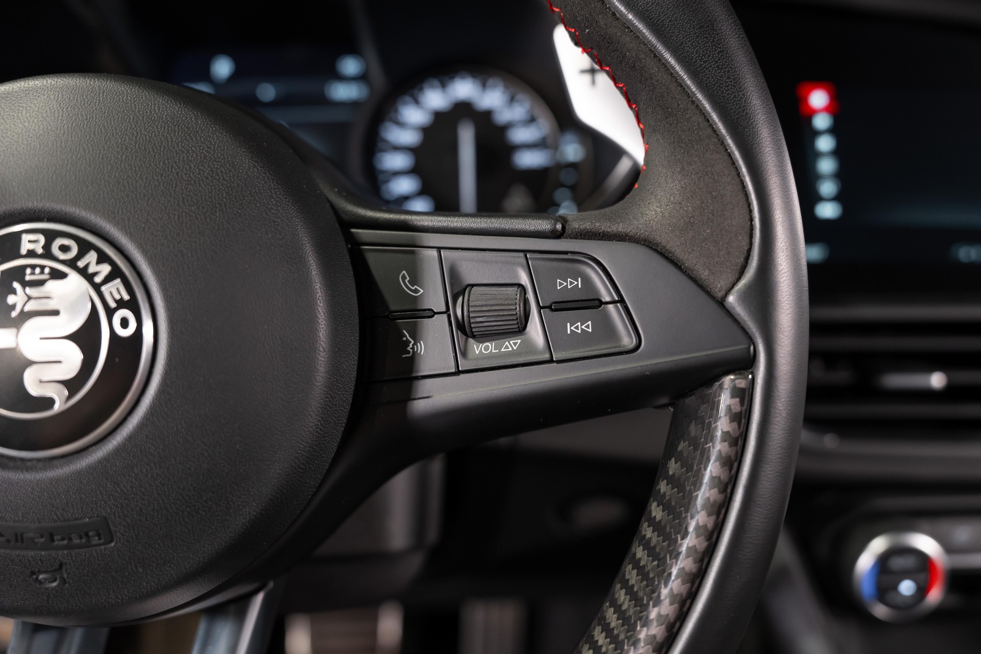 ALFA ROMEO Giulia 2.9 V6 Biturbo Quadrifoglio-image-31