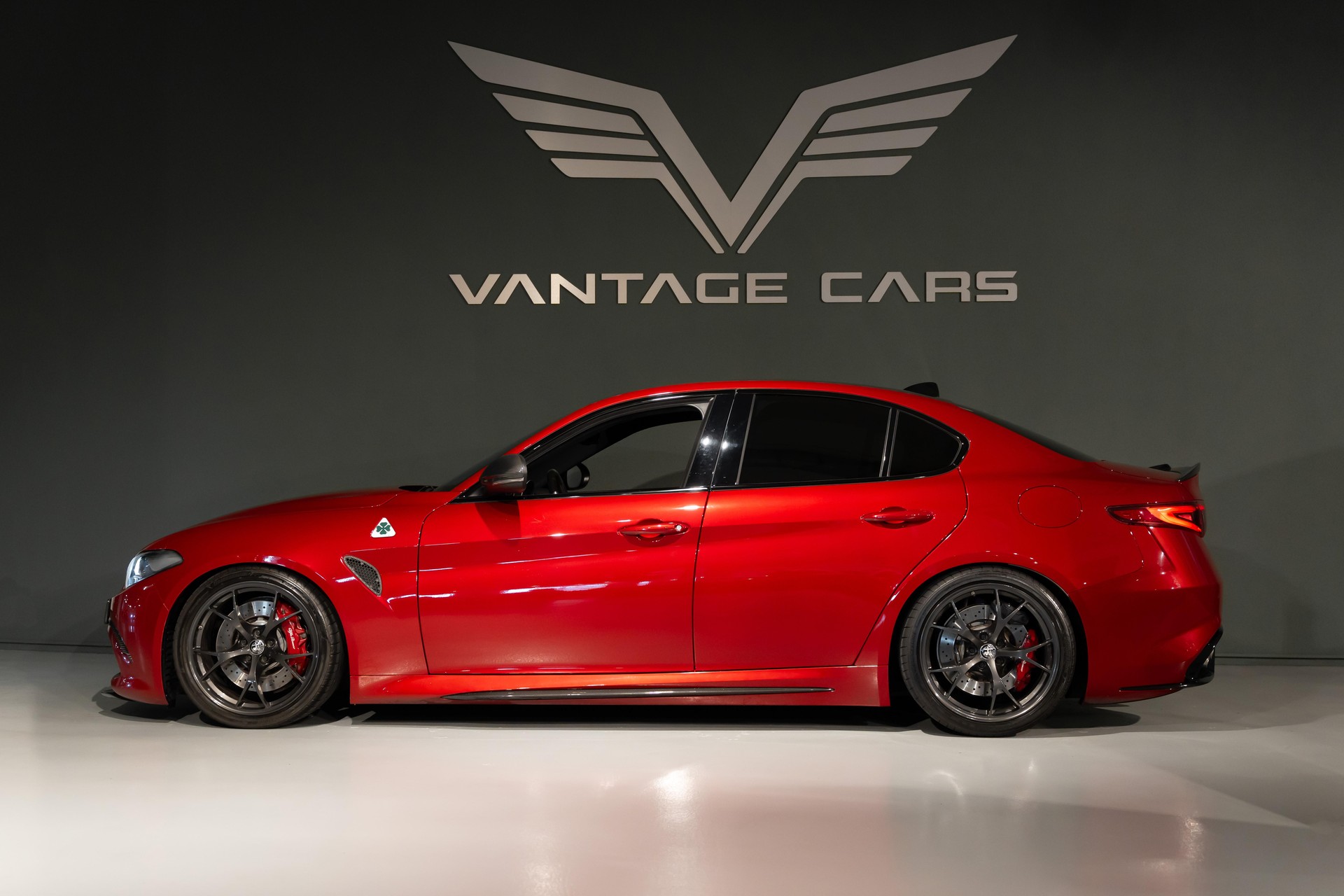 ALFA ROMEO Giulia 2.9 V6 Biturbo Quadrifoglio-showroom-element-1