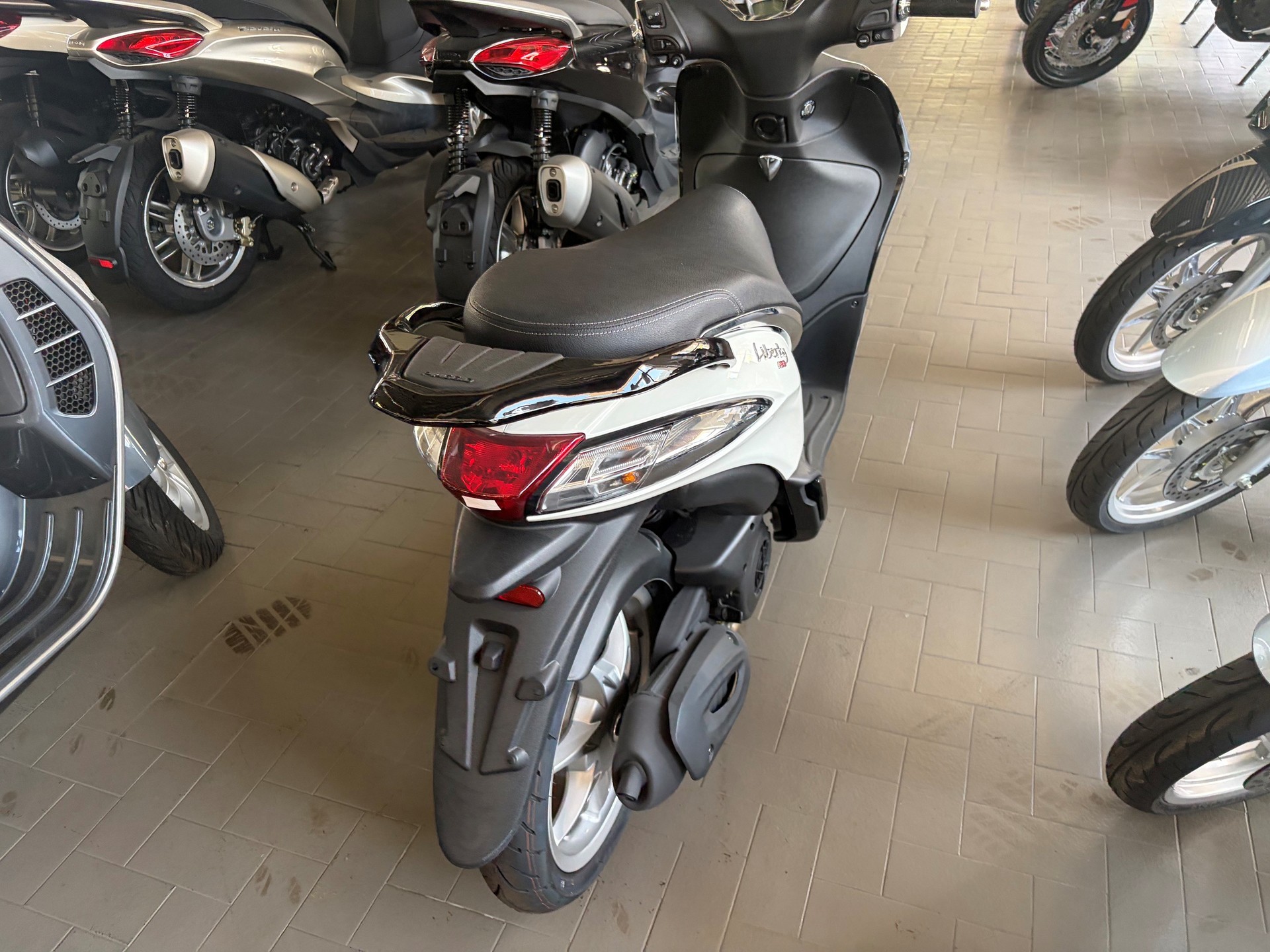 PIAGGIO Liberty 125-showroom-element-3