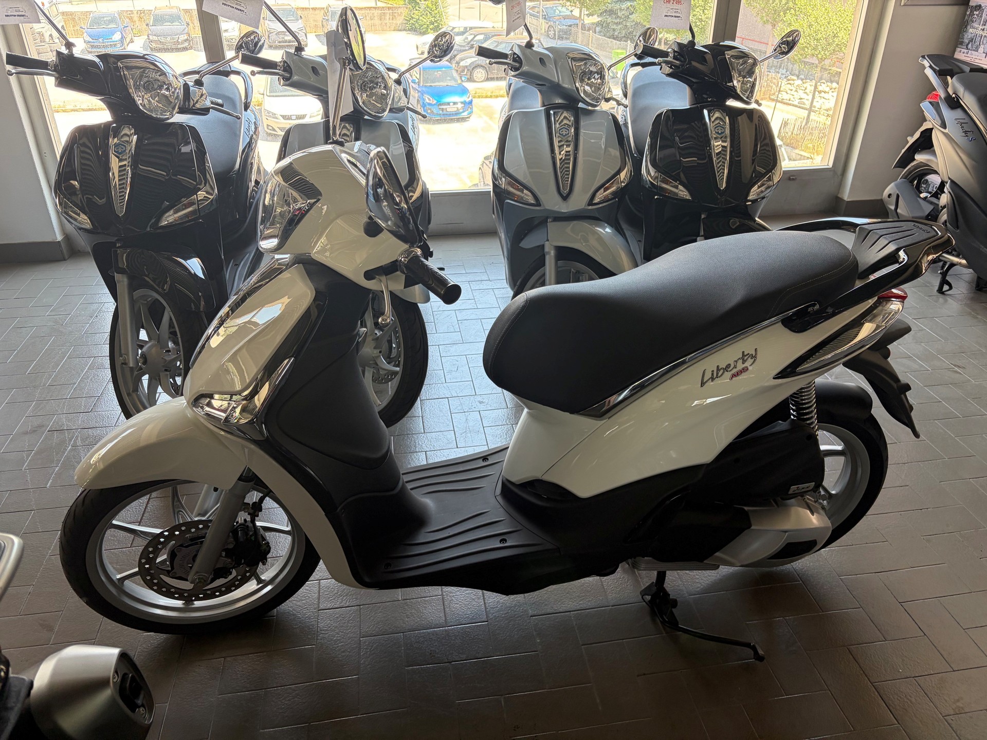 PIAGGIO Liberty 125-showroom-element-1