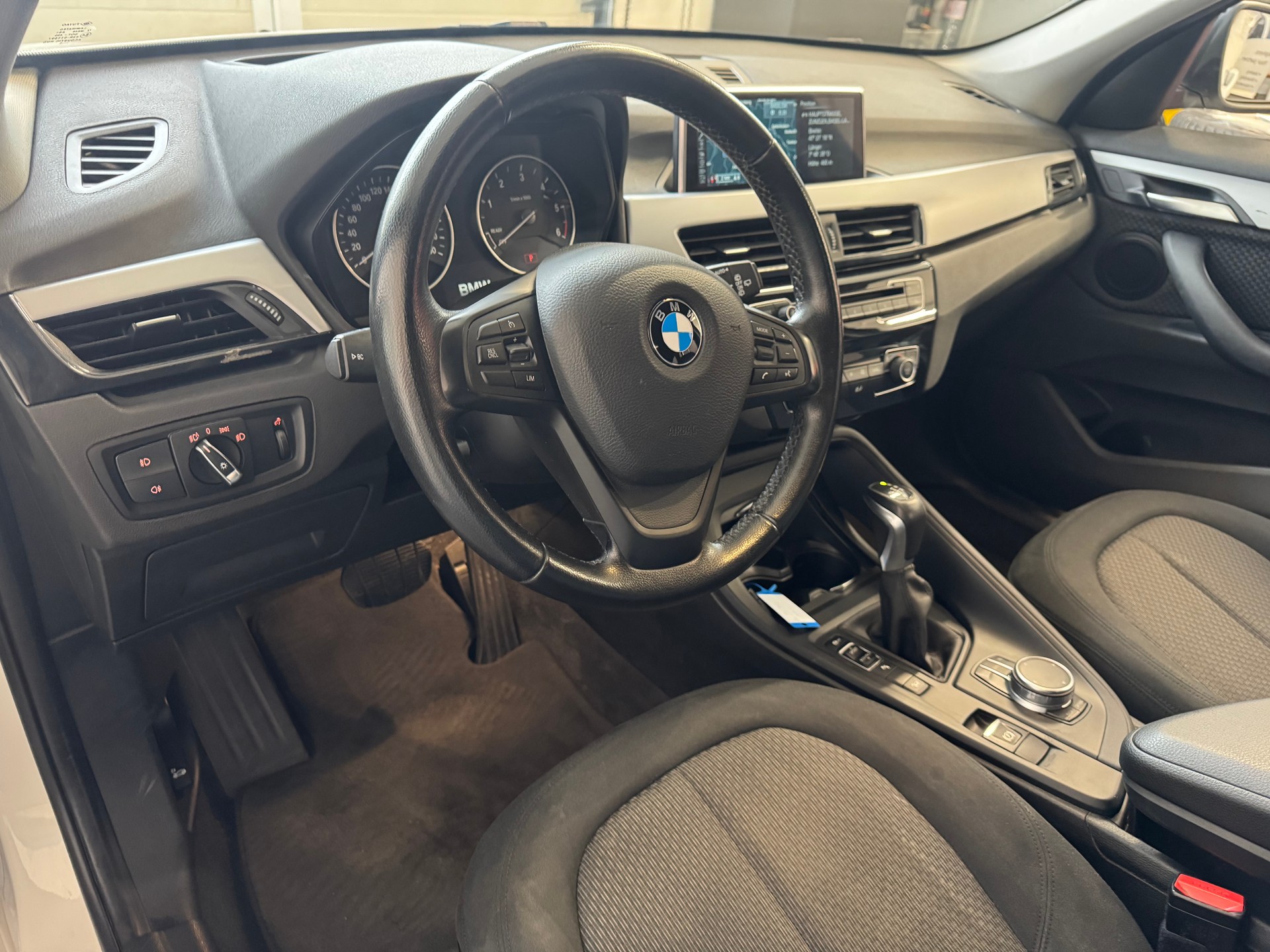 BMW X1 xDrive 18d Steptronic-image-7