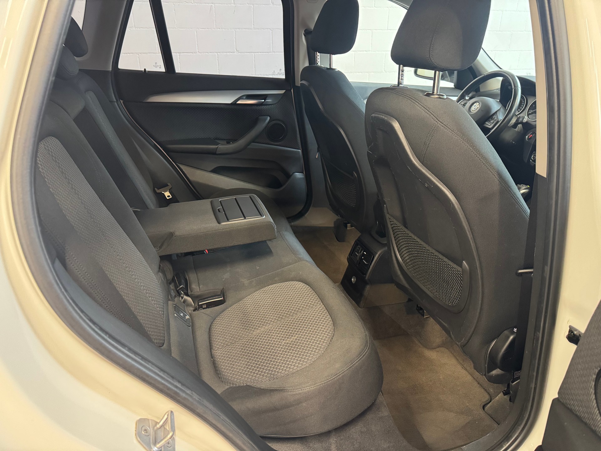 BMW X1 xDrive 18d Steptronic-image-11