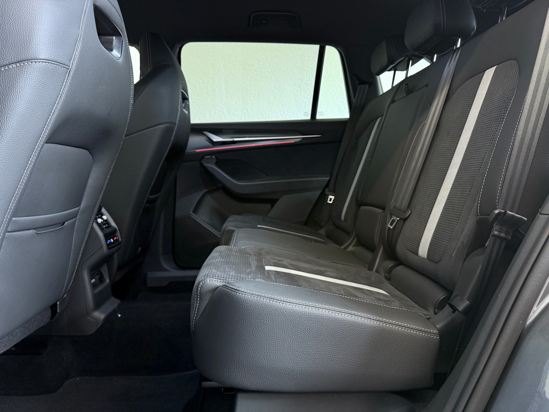 SKODA Kodiaq 2.0 TDI CR SportLine 4x4 DSG-image-22