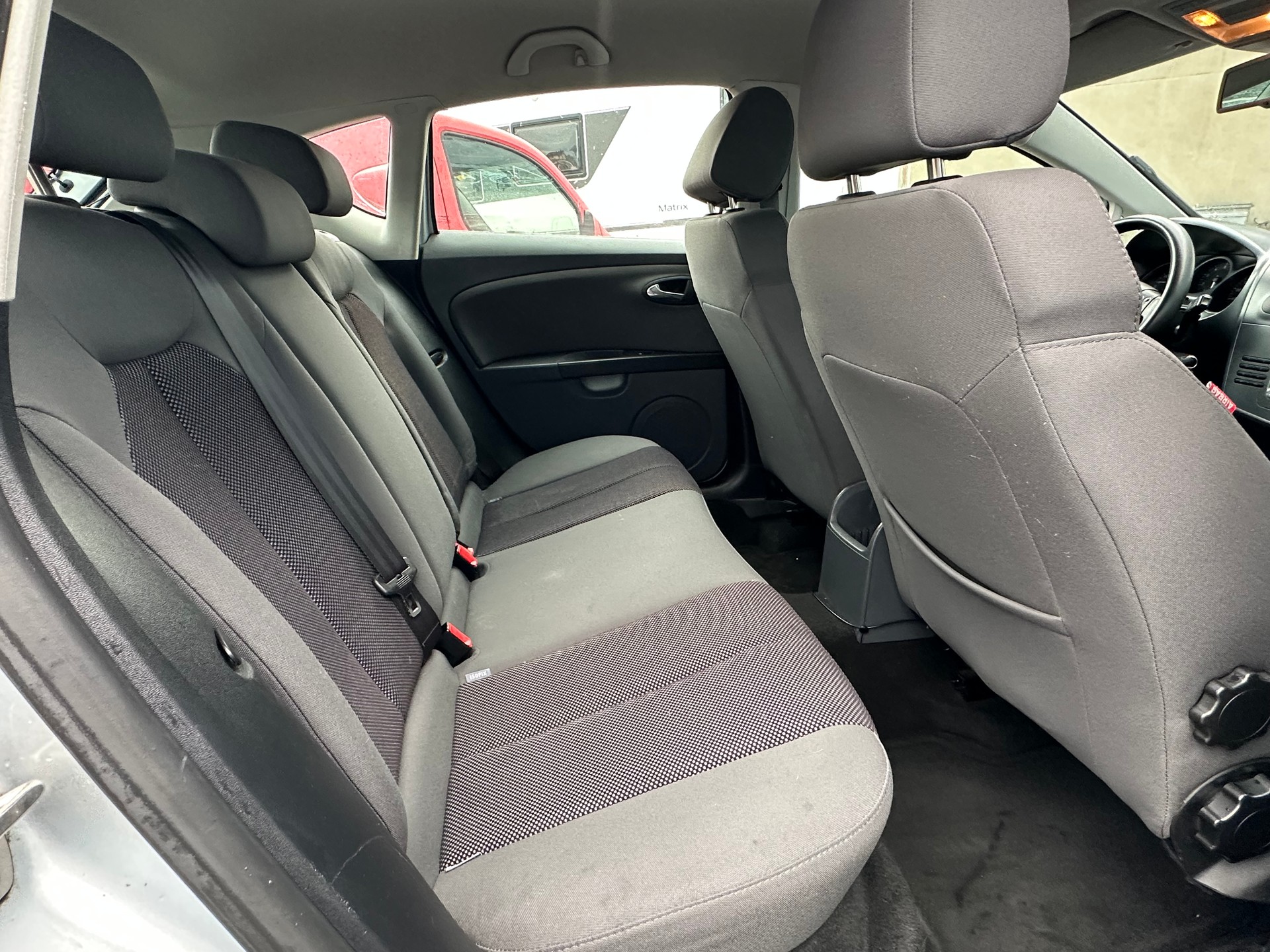 SEAT Leon 1.6 Reference-image-13