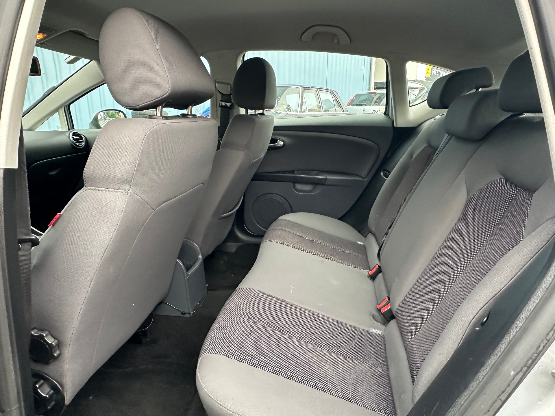 SEAT Leon 1.6 Reference-image-12