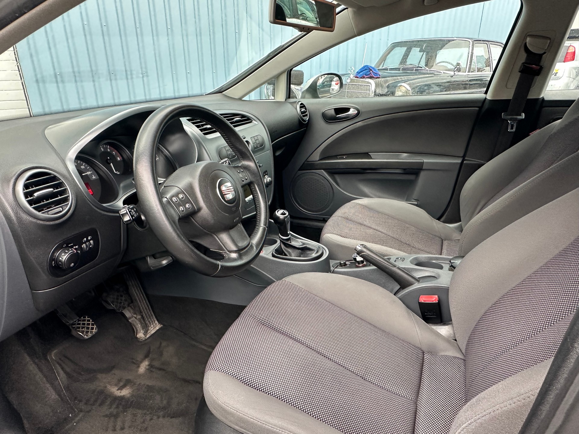 SEAT Leon 1.6 Reference-image-8