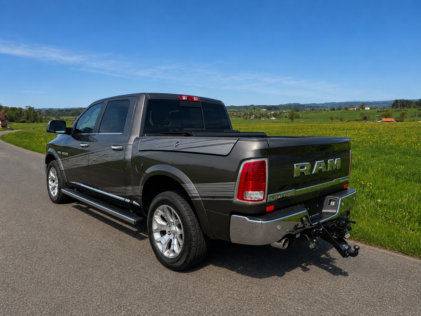 DODGE 1500 CrewCab Limited **10`500 KG Anhängelast**-image-3