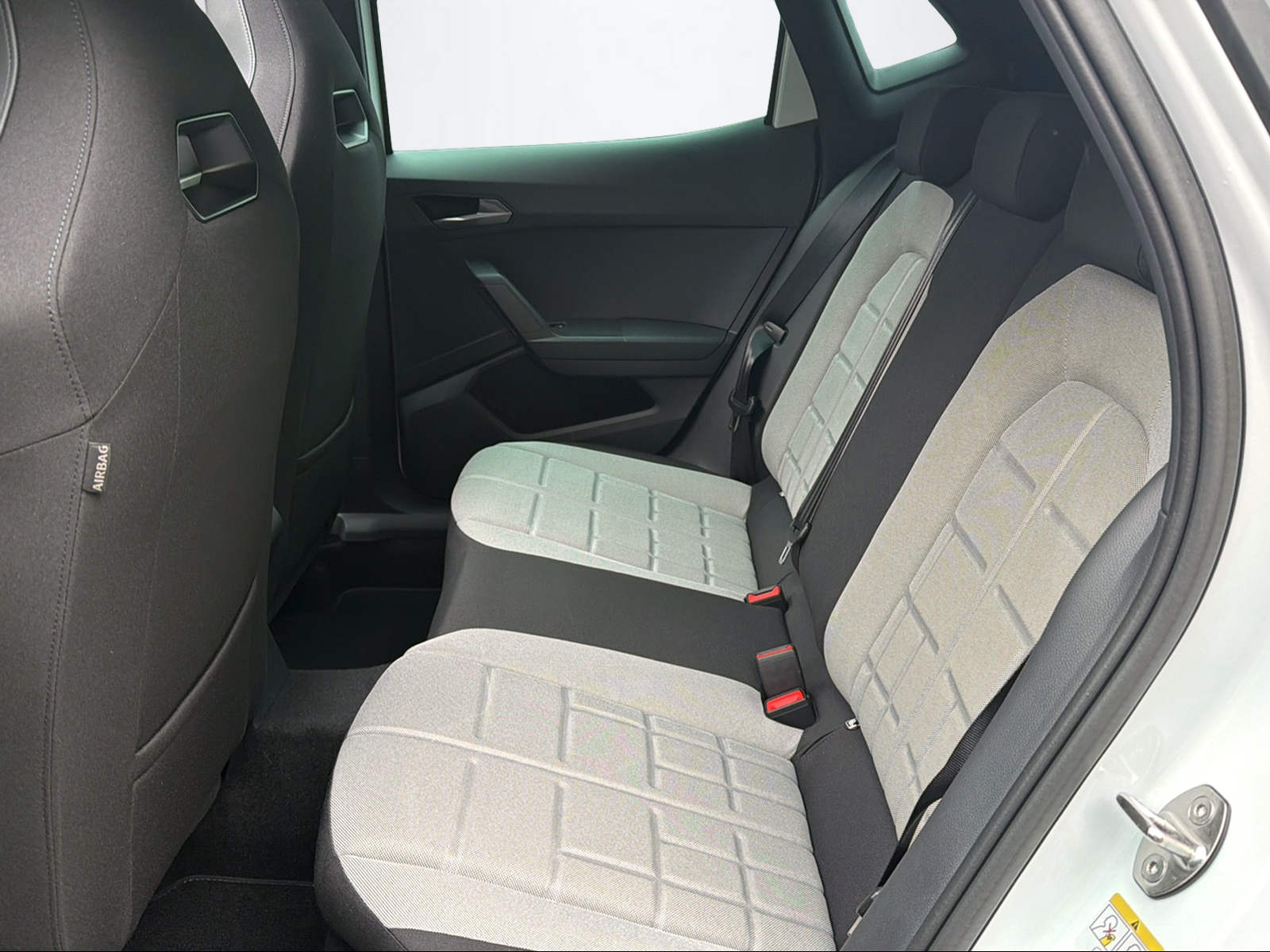 SEAT Ibiza 1.0 TSI 115 Move FR DSG-image-9