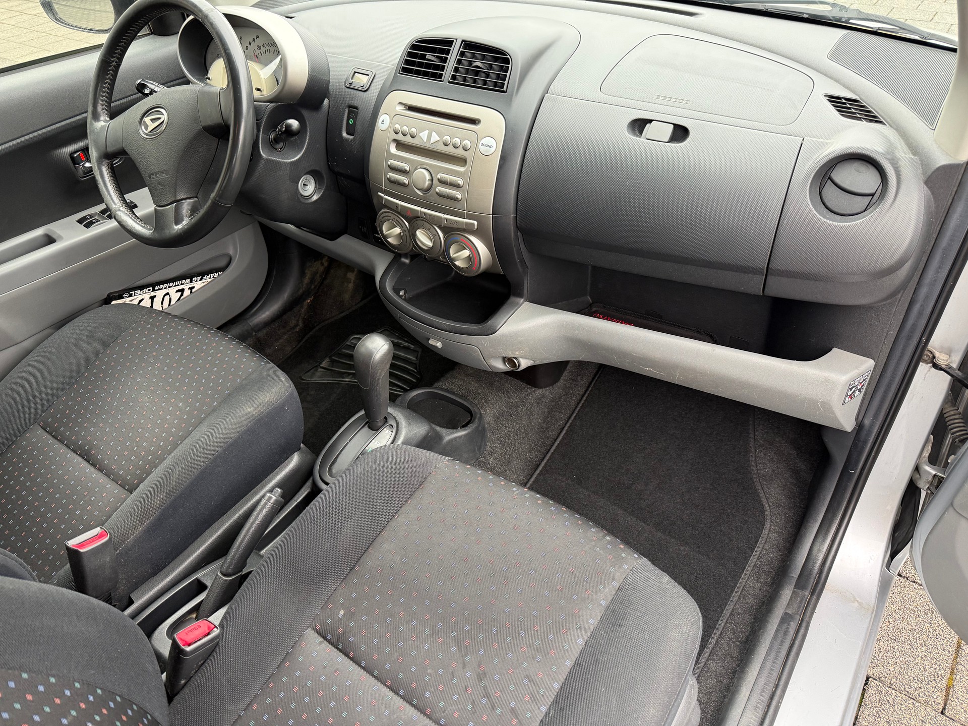 DAIHATSU Sirion 1.3 eco-4WD Automatic-image-8