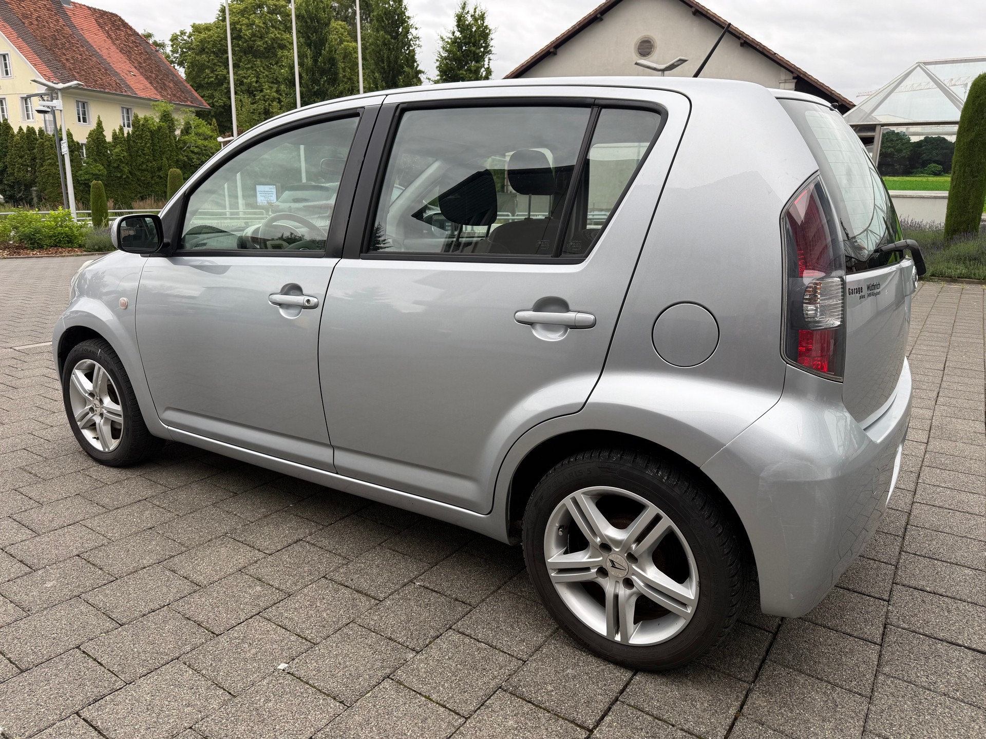 DAIHATSU Sirion 1.3 eco-4WD Automatic-image-3
