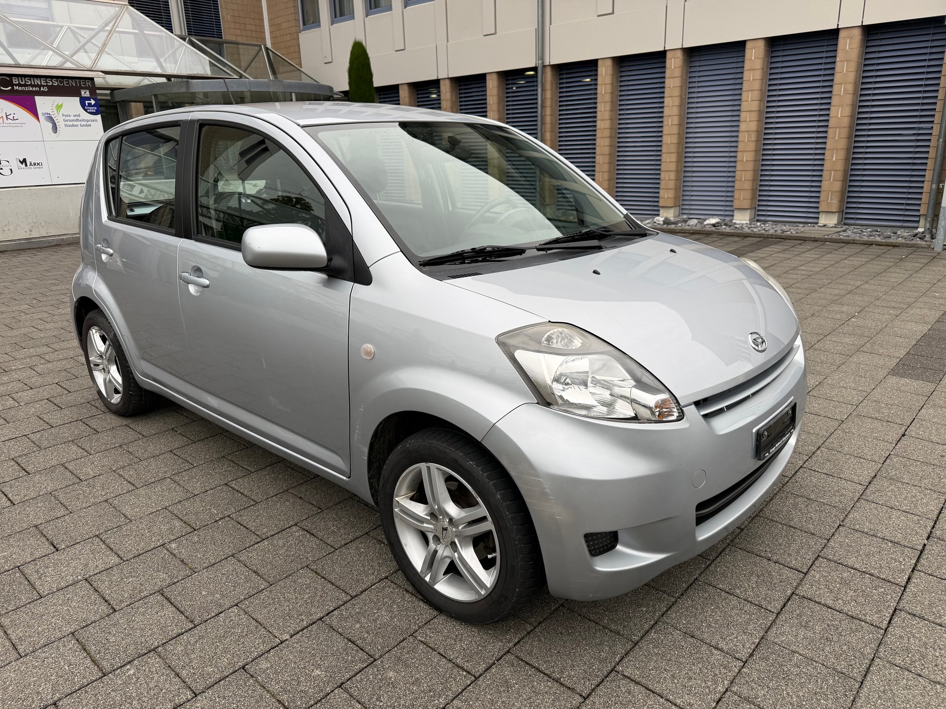 DAIHATSU Sirion 1.3 eco-4WD Automatic-image-0