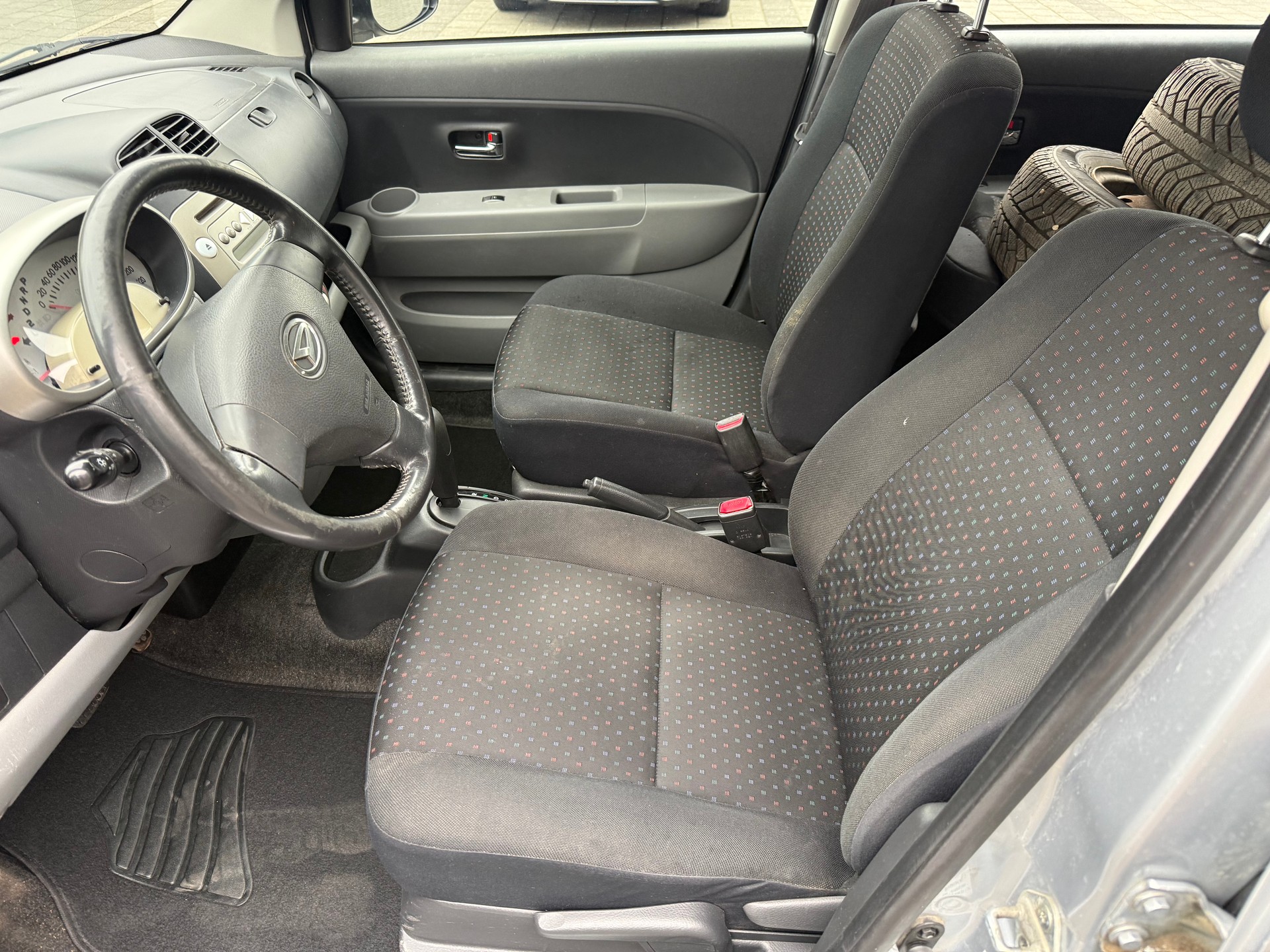 DAIHATSU Sirion 1.3 eco-4WD Automatic-image-9