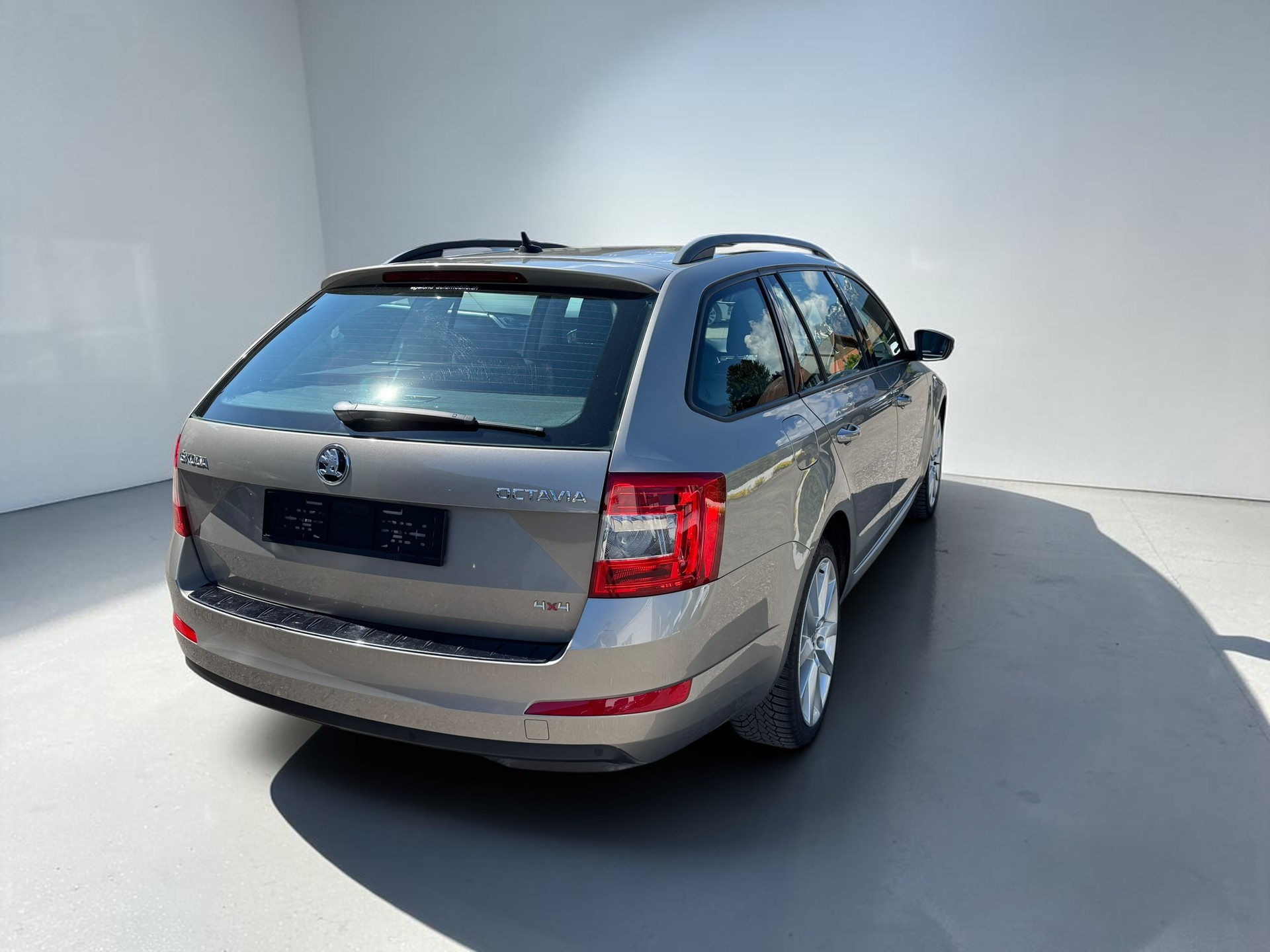 SKODA Octavia 2.0 TDI 4x4-image-2