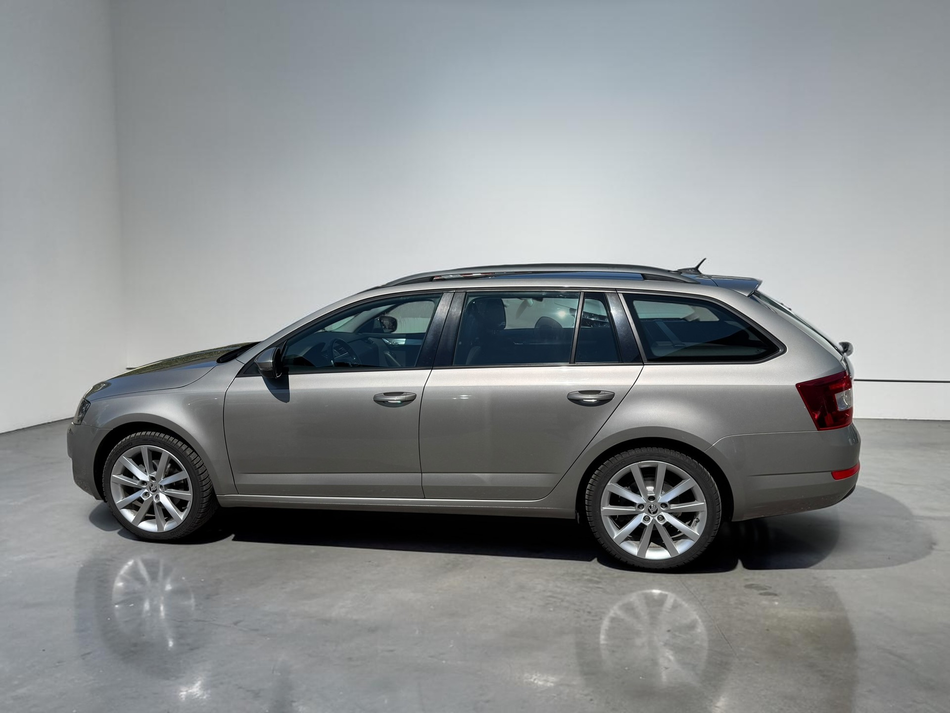 SKODA Octavia 2.0 TDI 4x4-image-4