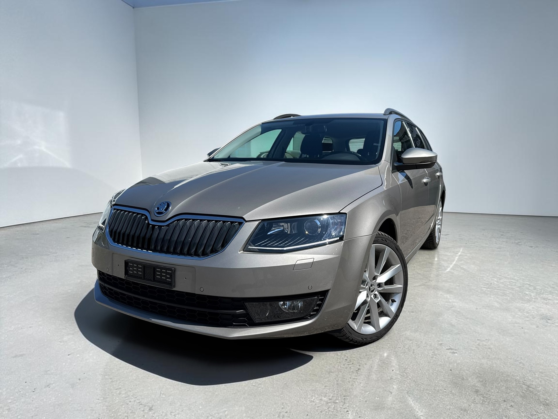 SKODA Octavia 2.0 TDI 4x4-image-0