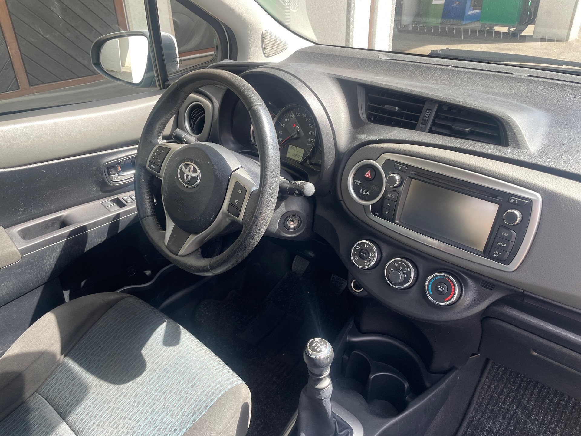 TOYOTA YARIS 1.33 LUNA , 99 PS, 6 Gang , *Klima-Anlage*, Rückfahrkamera, Isofix, MFK Neu-image-9