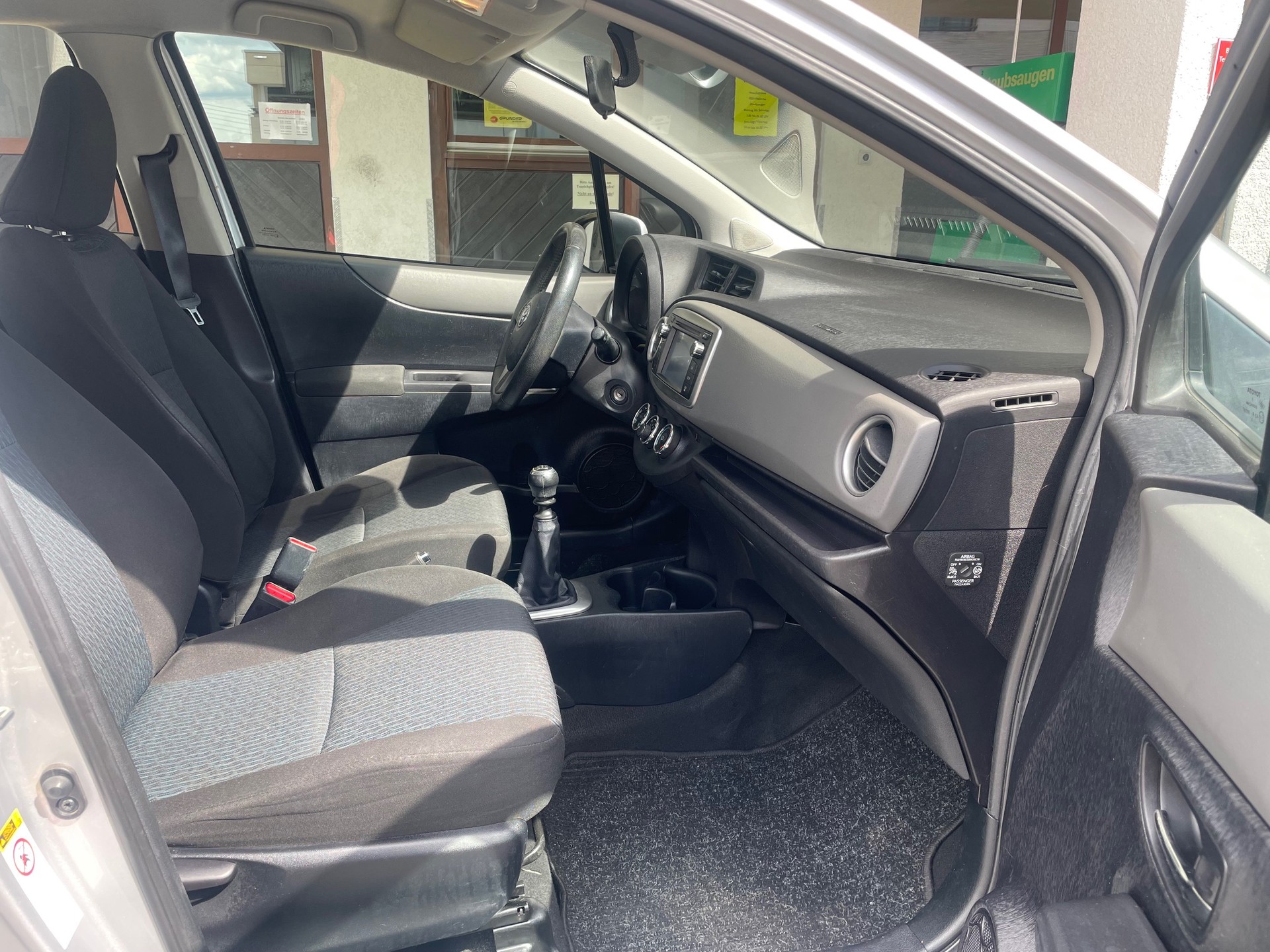 TOYOTA YARIS 1.33 LUNA , 99 PS, 6 Gang , *Klima-Anlage*, Rückfahrkamera, Isofix, MFK Neu-image-8