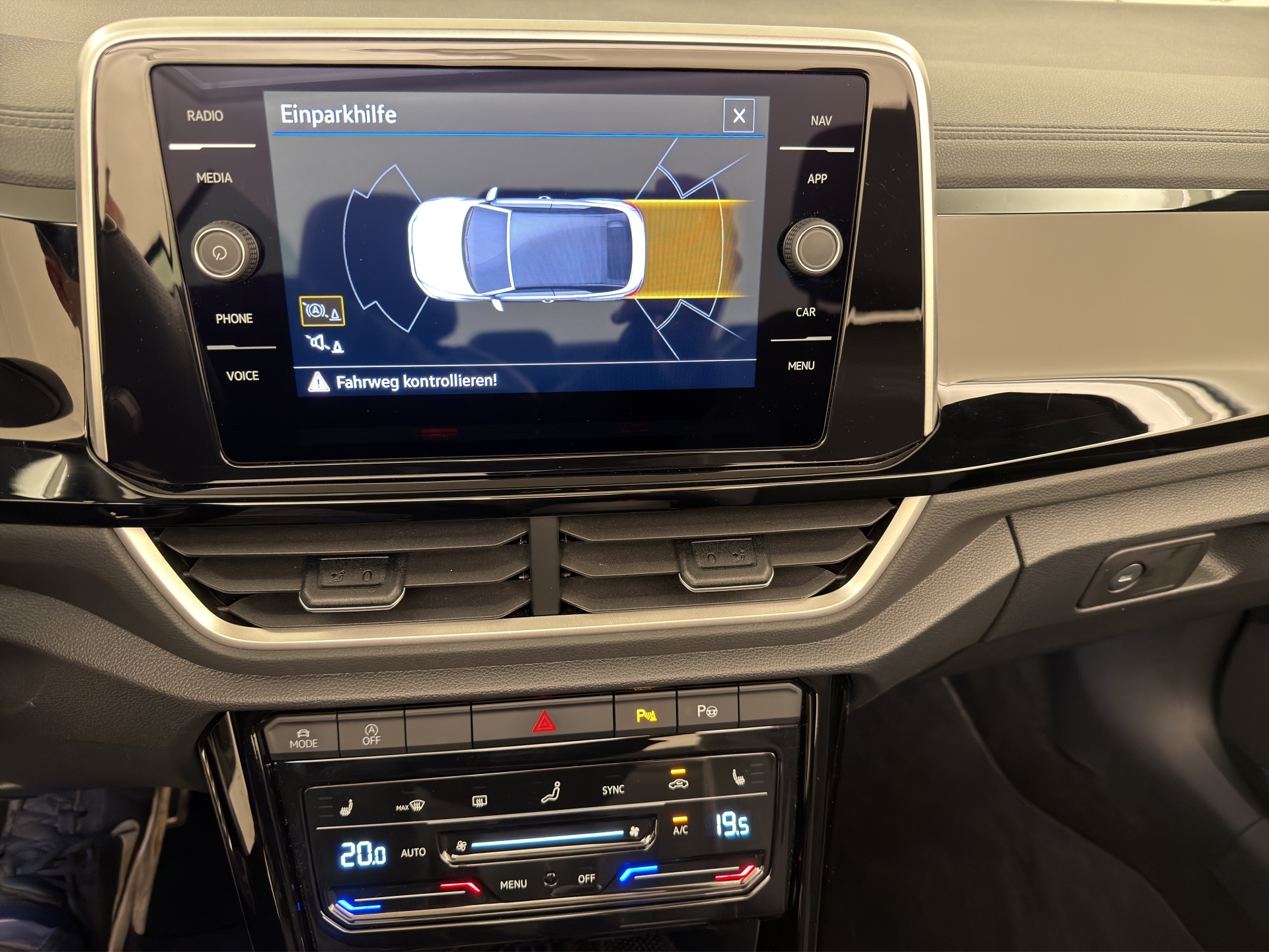 VW T-Roc Cabriolet 1.5 TSI R-Line-image-10