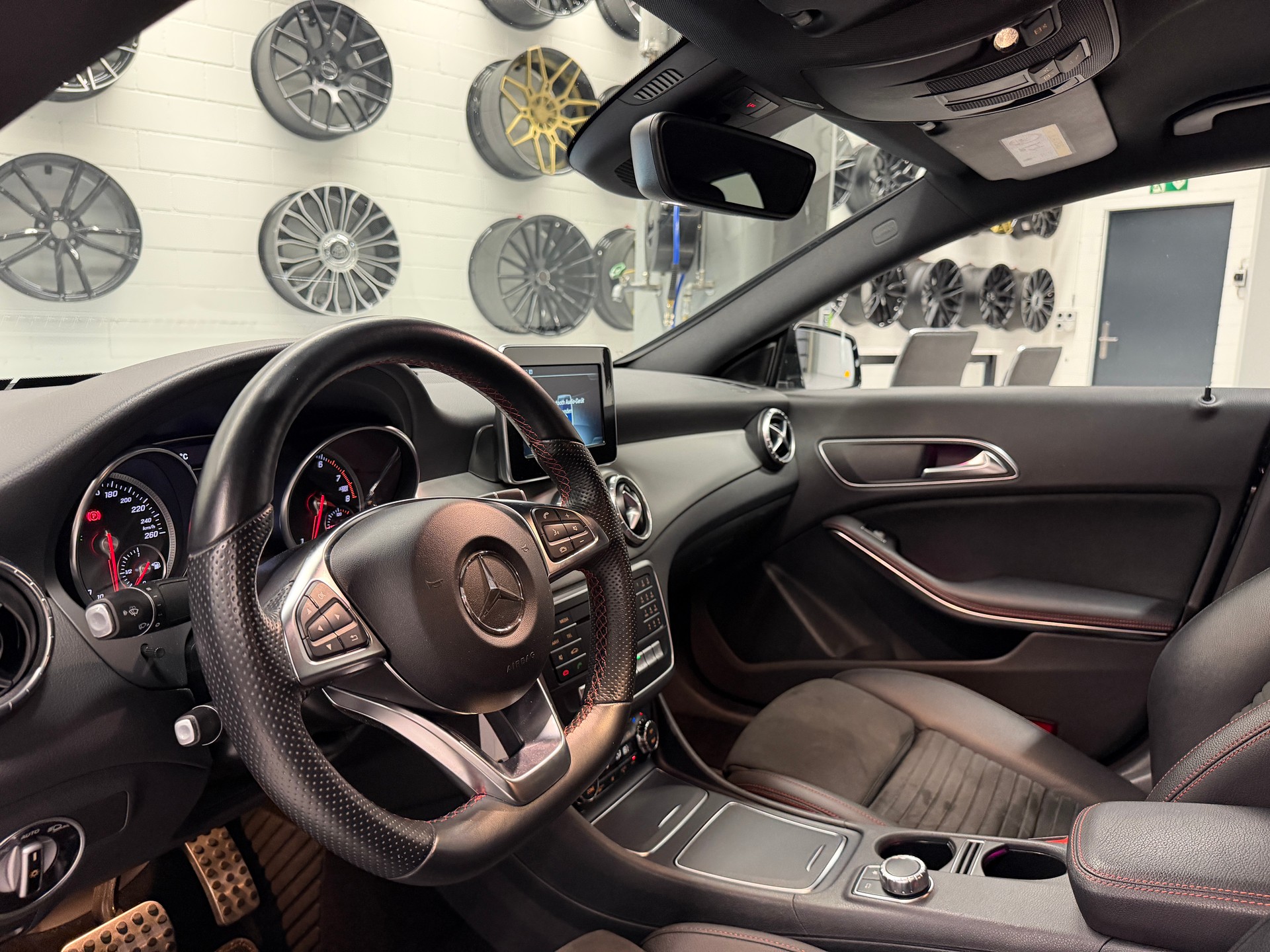 MERCEDES-BENZ CLA 250 AMG Line 4m *CH-Auto*Frisch ab Mercedes Service*Garantie*Frisch ab MFK*-image-15