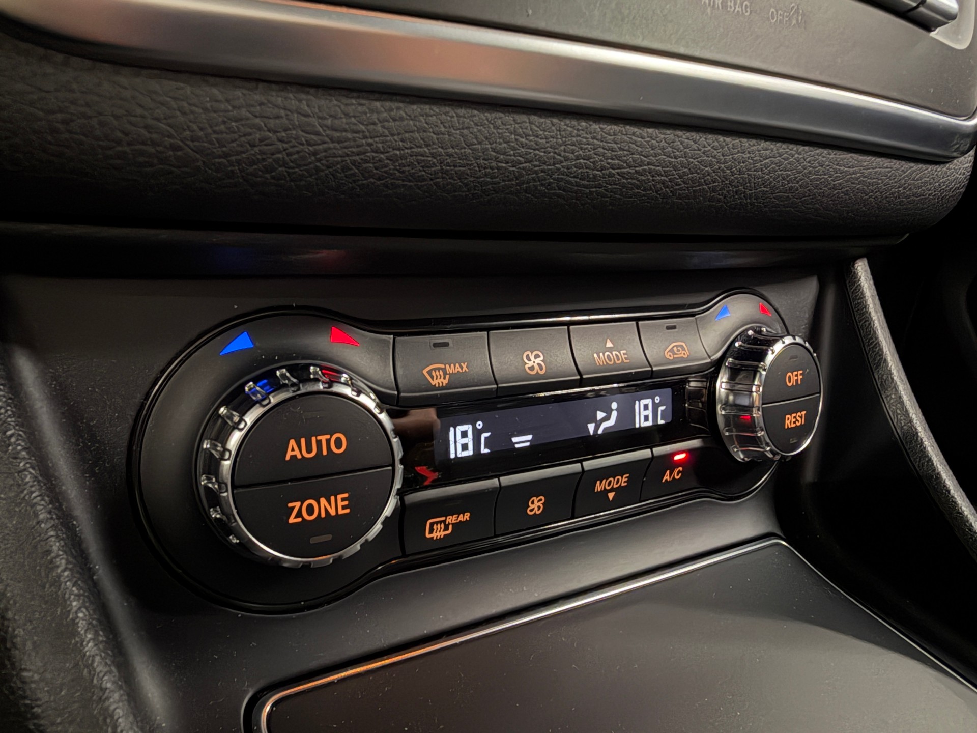 MERCEDES-BENZ CLA 250 AMG Line 4m *CH-Auto*Frisch ab Mercedes Service*Garantie*Frisch ab MFK*-image-19