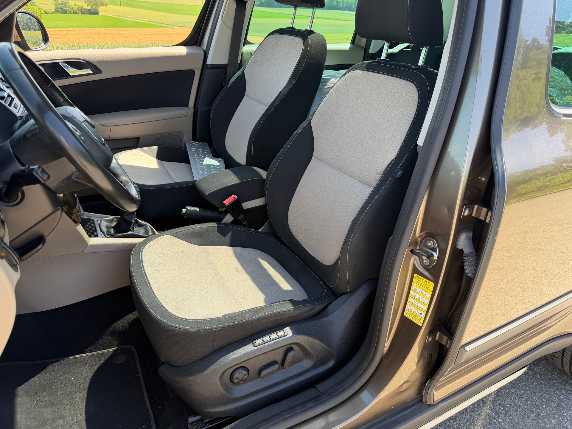 SKODA Yeti 2.0 TDI Experience 4x4-image-7